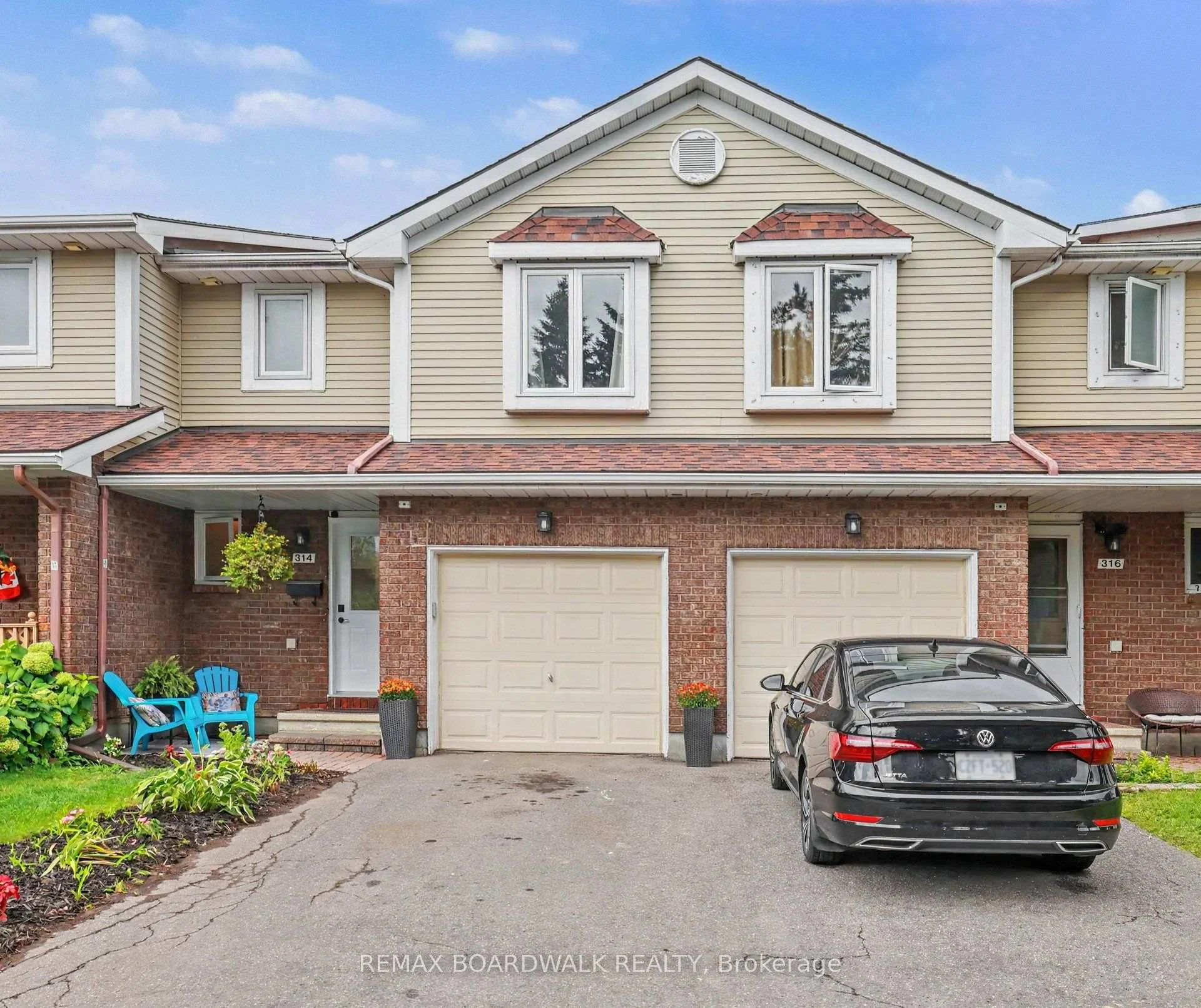 Photo 5 of 314 Valade Crescent, Ottawa, Fallingbrook/Pineridge — HOMEH