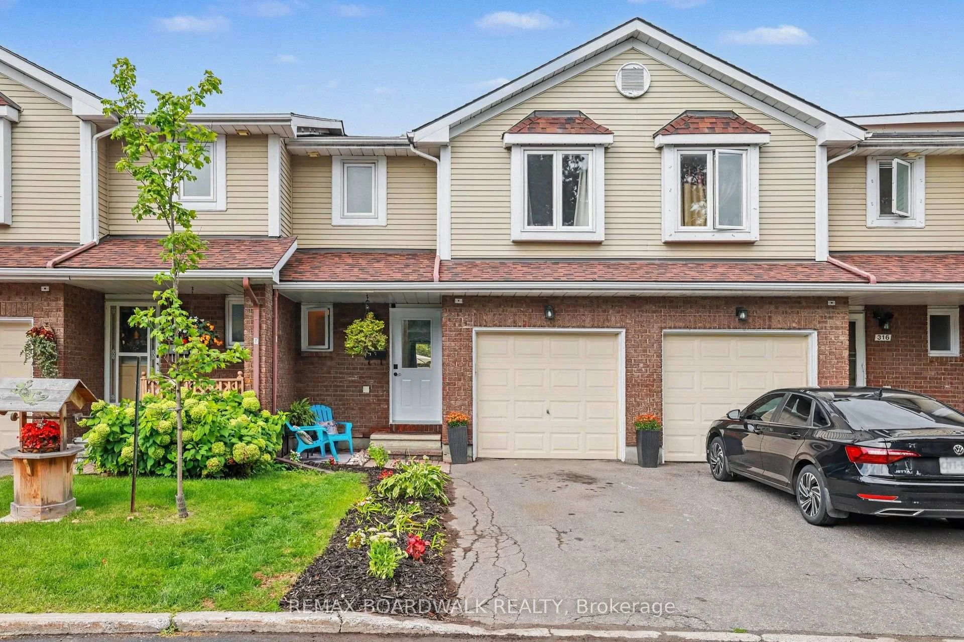 Photo 6 of 314 Valade Crescent, Ottawa, Fallingbrook/Pineridge — HOMEH