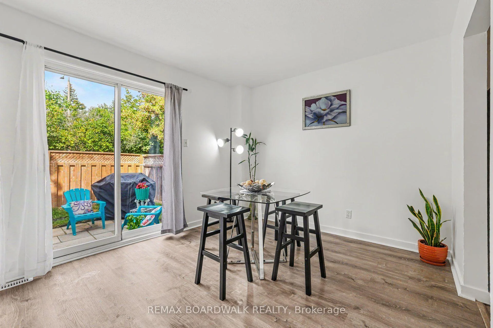 Photo 13 of 314 Valade Crescent, Ottawa, Fallingbrook/Pineridge — HOMEH