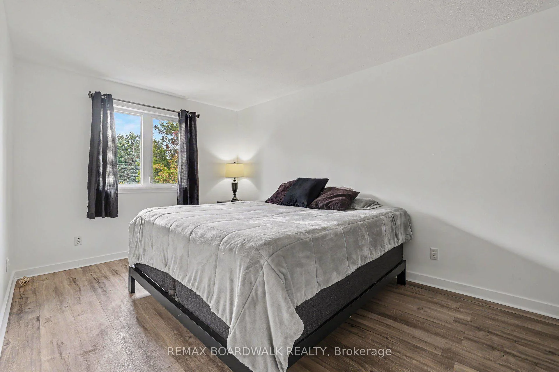 Photo 31 of 314 Valade Crescent, Ottawa, Fallingbrook/Pineridge — HOMEH