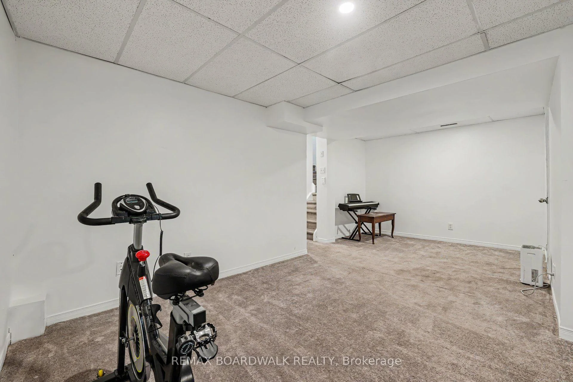 Photo 33 of 314 Valade Crescent, Ottawa, Fallingbrook/Pineridge — HOMEH