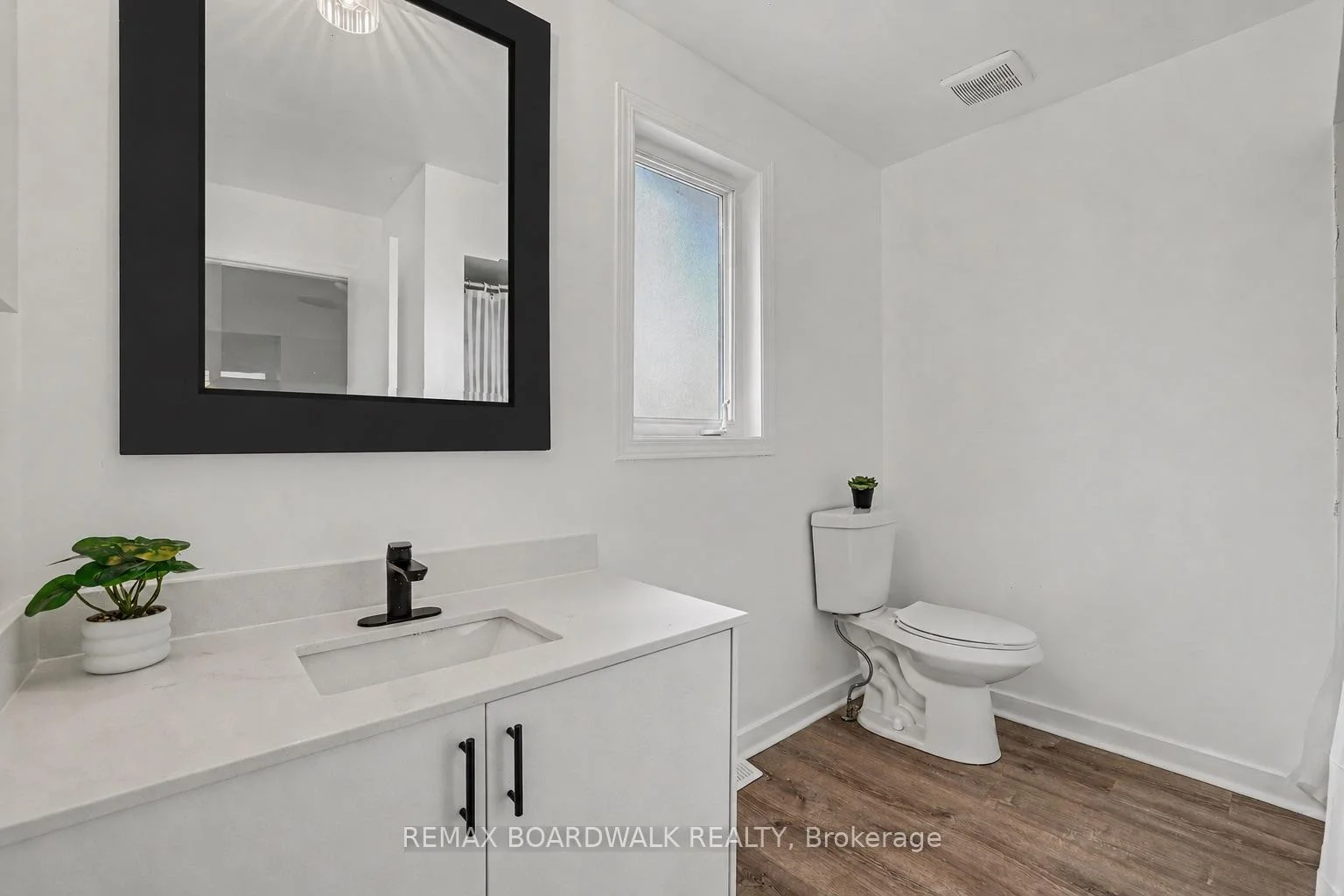Photo 38 of 314 Valade Crescent, Ottawa, Fallingbrook/Pineridge — HOMEH