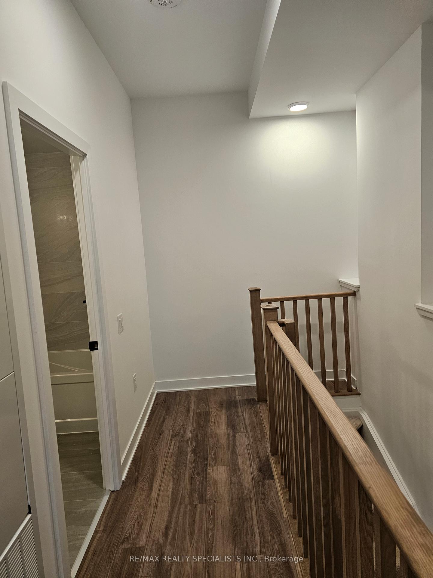 Photo 5 of Unit 105, 2782 Barton Street, Hamilton, Riverdale — HOMEH