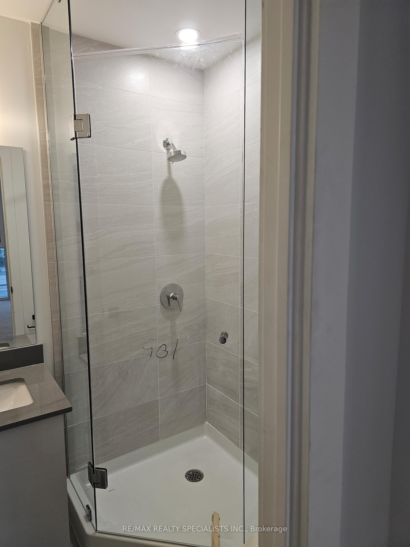 Photo 6 of Unit 105, 2782 Barton Street, Hamilton, Riverdale — HOMEH