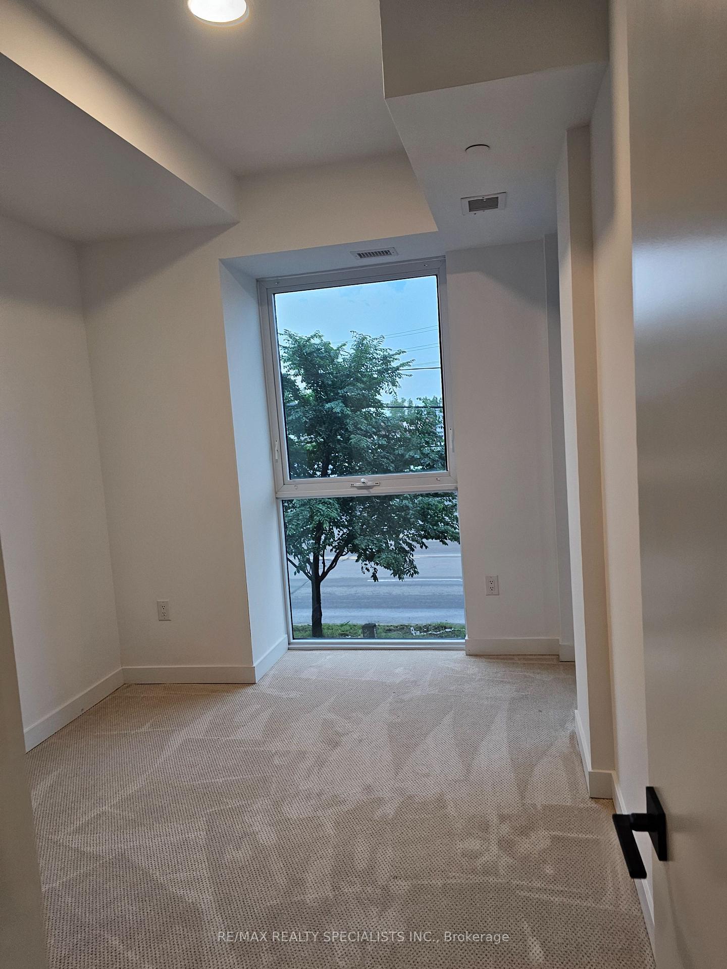 Photo 10 of Unit 105, 2782 Barton Street, Hamilton, Riverdale — HOMEH