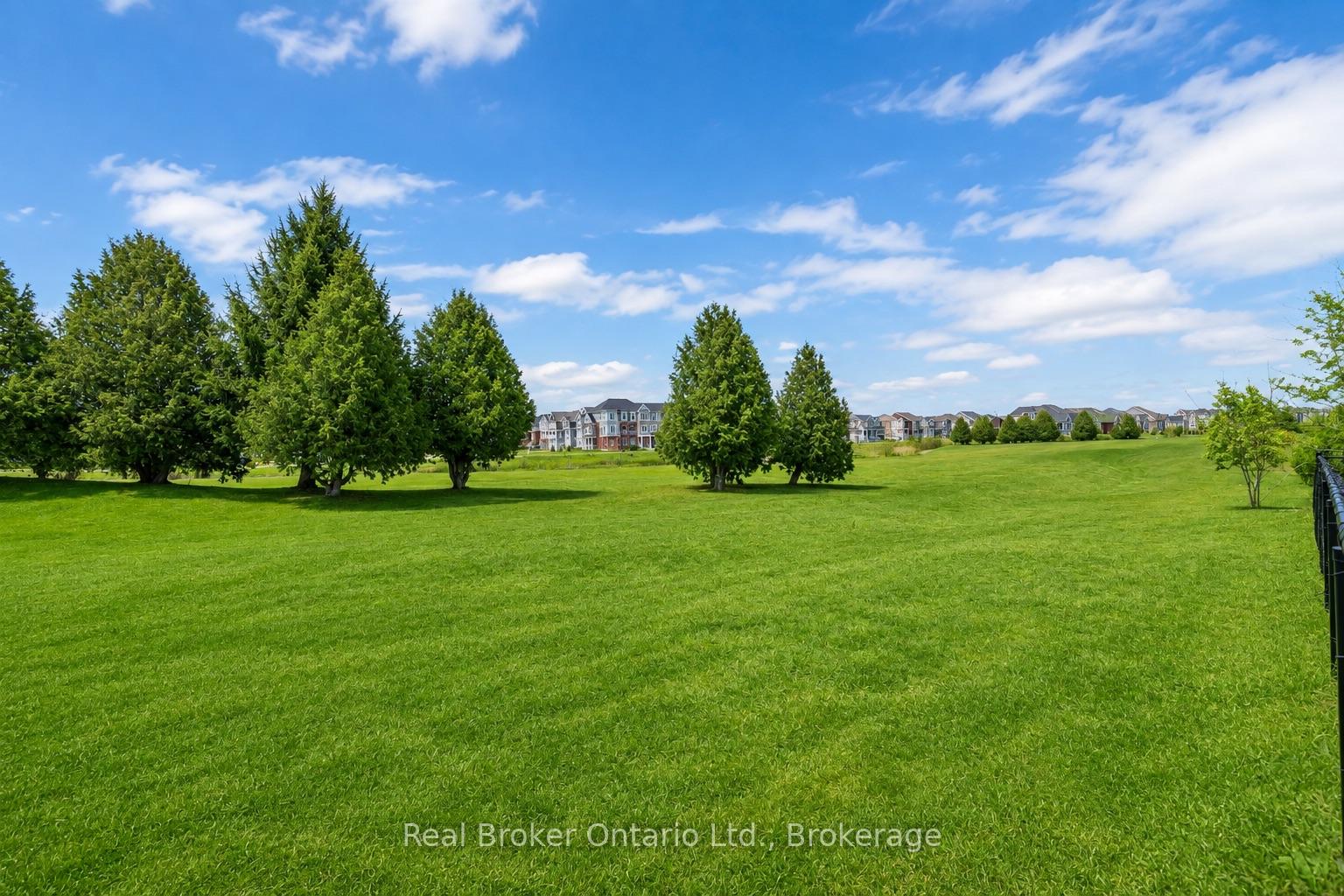 Photo 5 of 39 Providence Way, Wasaga Beach — HOMEH
