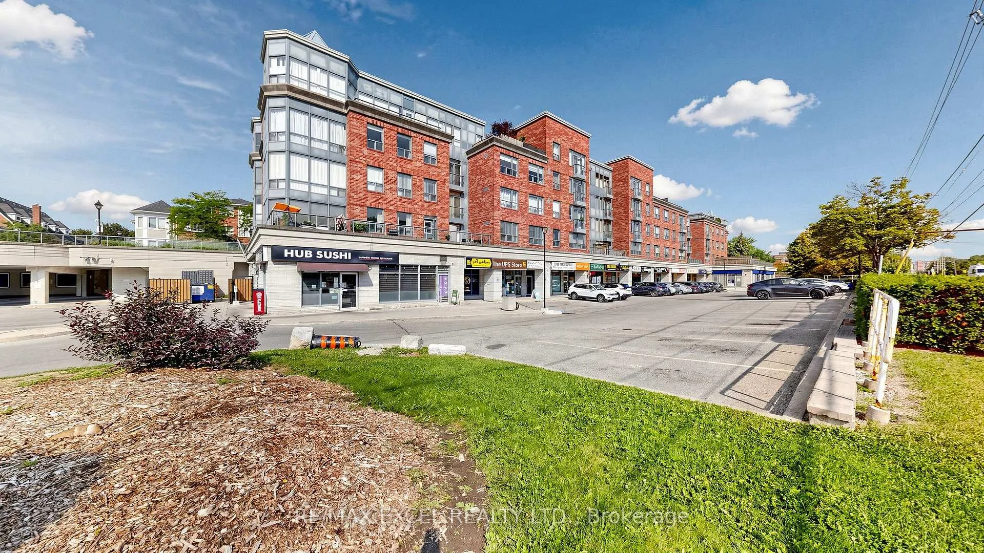 Photo 4 of Unit 312, 7398 Yonge Street, Vaughan, Crestwood-Springfarm-Yorkhill — HOMEH