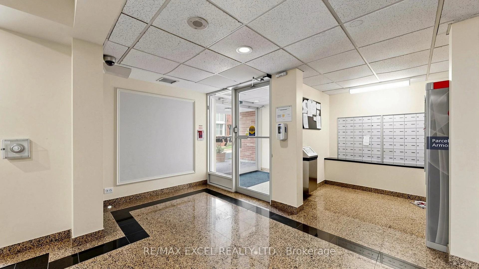 Photo 9 of Unit 312, 7398 Yonge Street, Vaughan, Crestwood-Springfarm-Yorkhill — HOMEH
