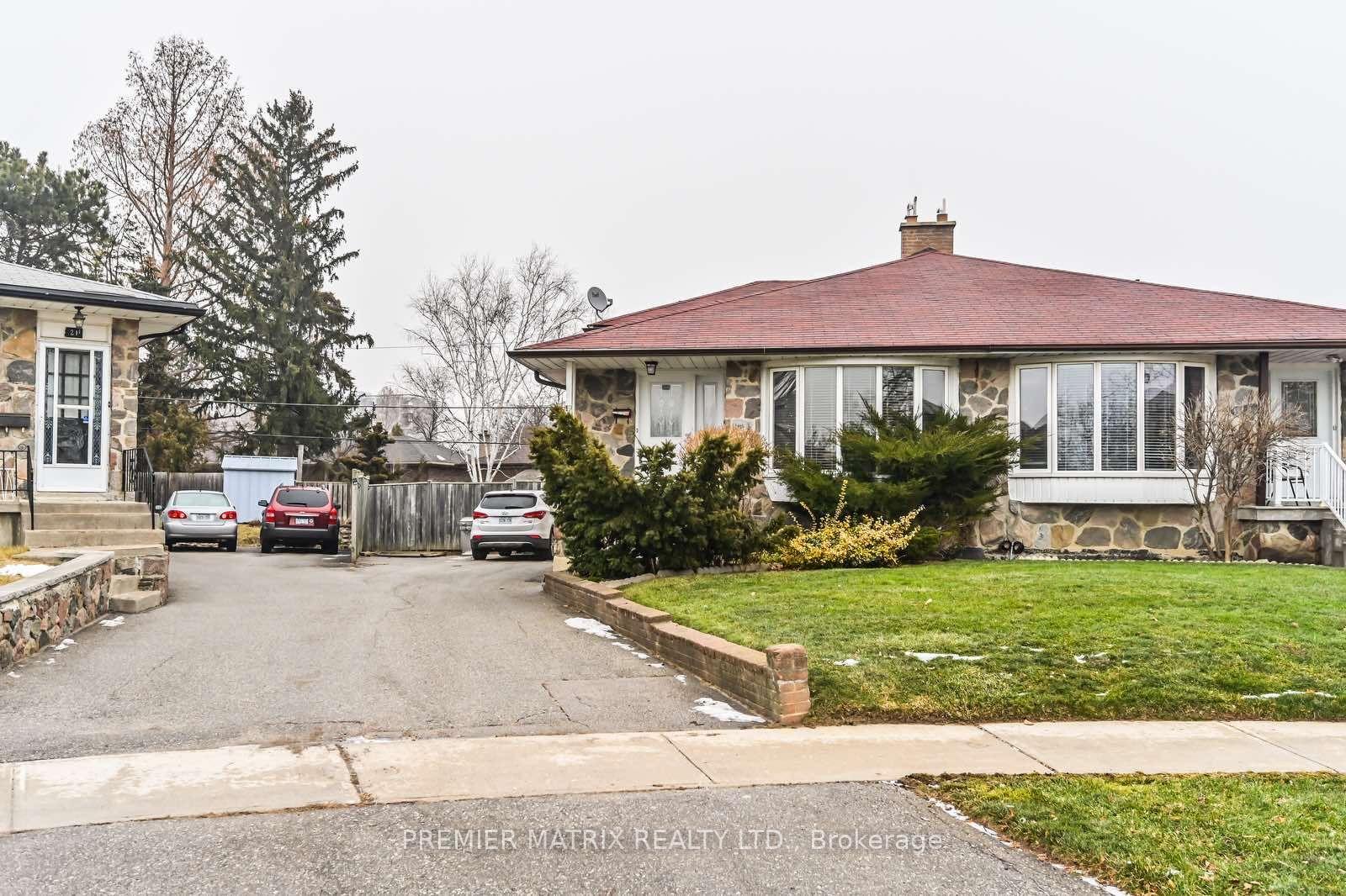 Photo 1 of 19 Beckenham Court, Etobicoke, Etobicoke West Mall — HOMEH
