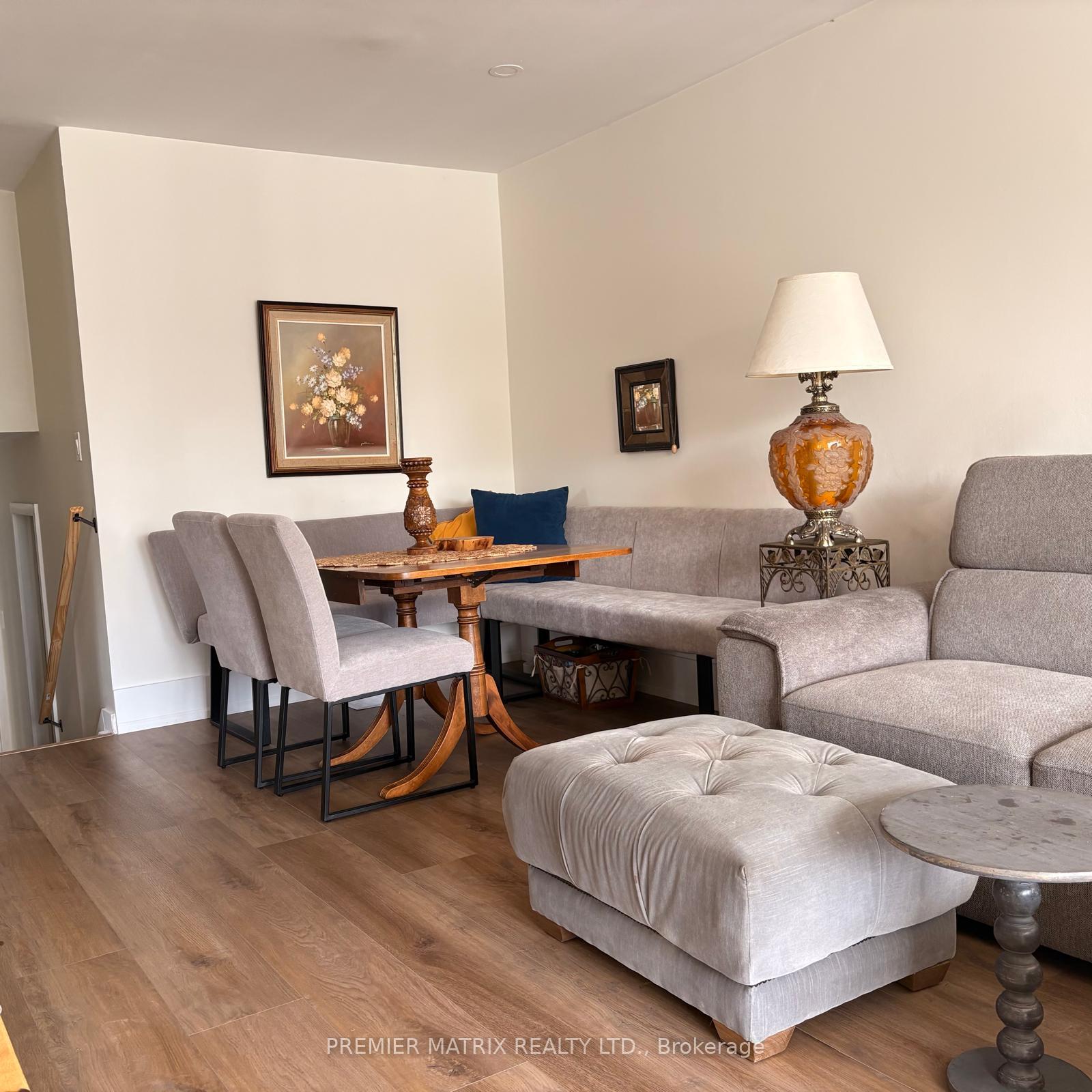 Photo 5 of 19 Beckenham Court, Etobicoke, Etobicoke West Mall — HOMEH