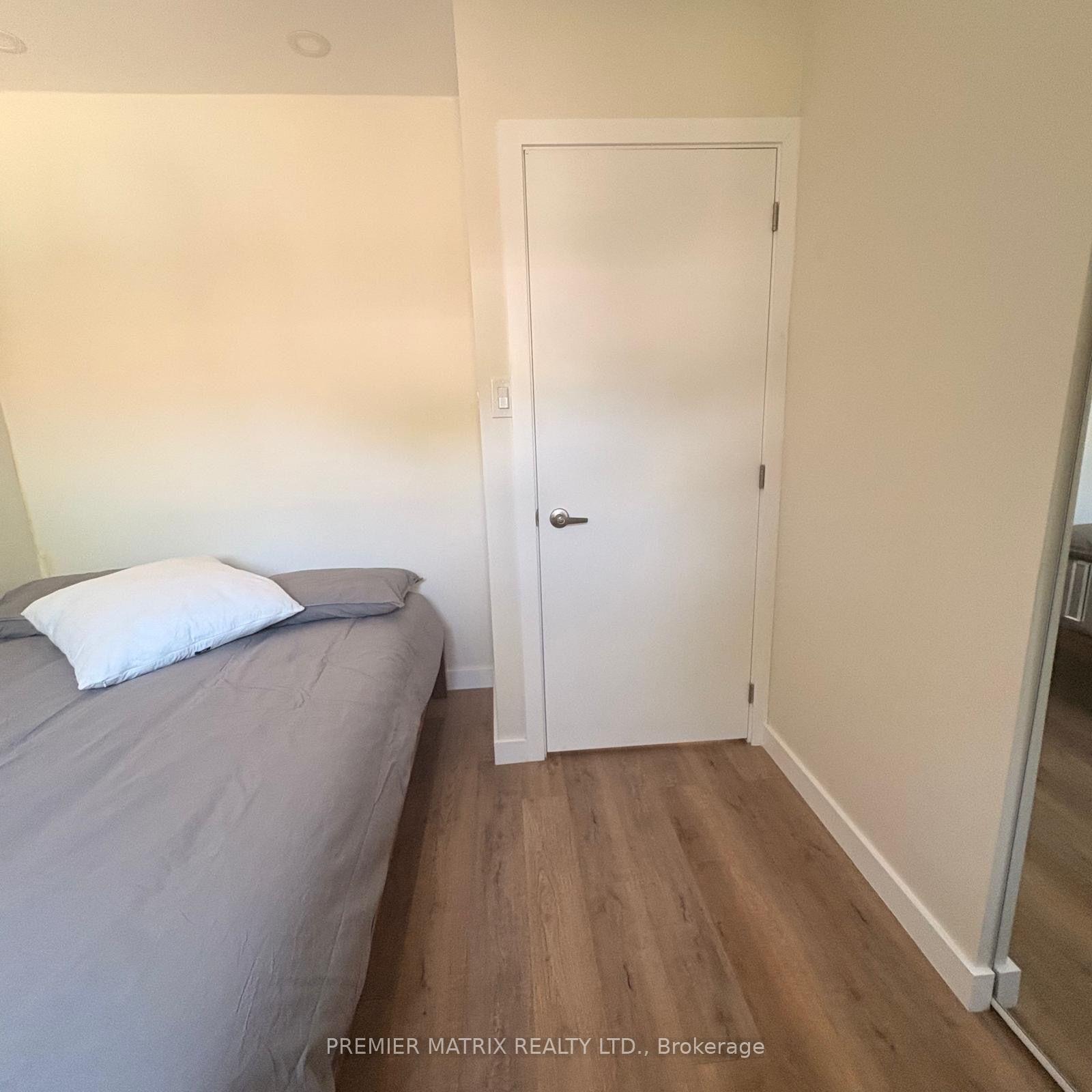 Photo 16 of 19 Beckenham Court, Etobicoke, Etobicoke West Mall — HOMEH