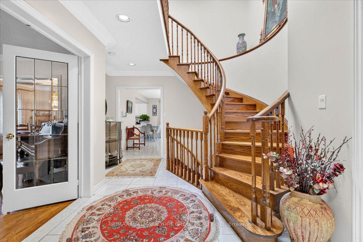Photo 6 of 96 Townsgate Drive, Vaughan, Crestwood-Springfarm-Yorkhill — HOMEH