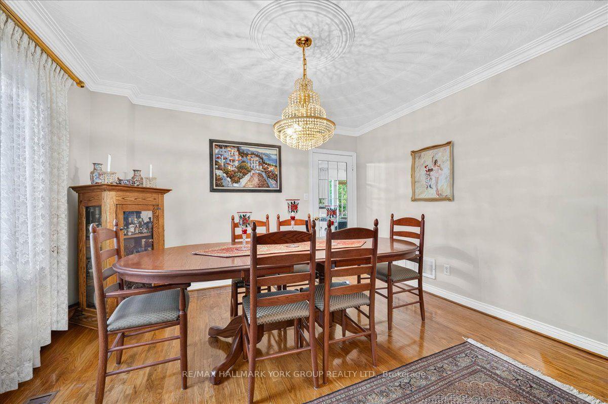 Photo 12 of 96 Townsgate Drive, Vaughan, Crestwood-Springfarm-Yorkhill — HOMEH