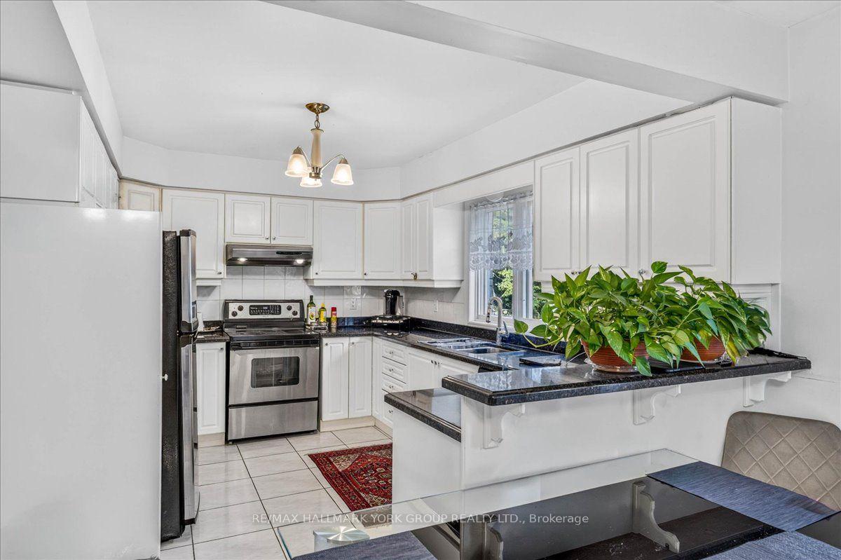 Photo 14 of 96 Townsgate Drive, Vaughan, Crestwood-Springfarm-Yorkhill — HOMEH