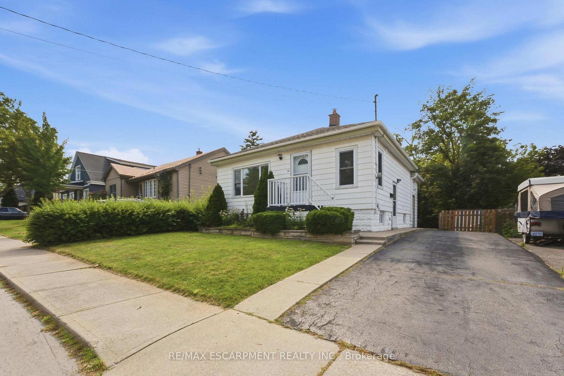 Photo 2 of 22 David Avenue, Hamilton, Hill Park — HOMEH