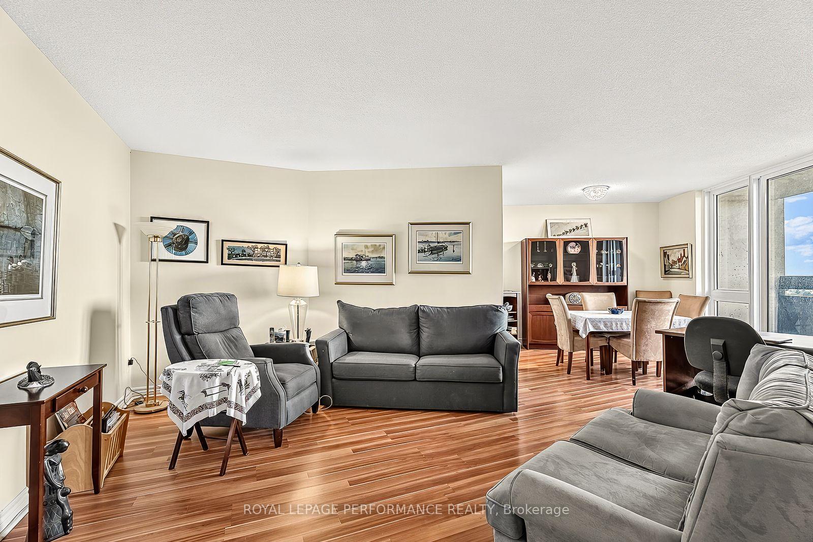 Photo 13 of Unit 1406, 2000 Jasmine Crescent, Ottawa, Beacon Hill South — HOMEH