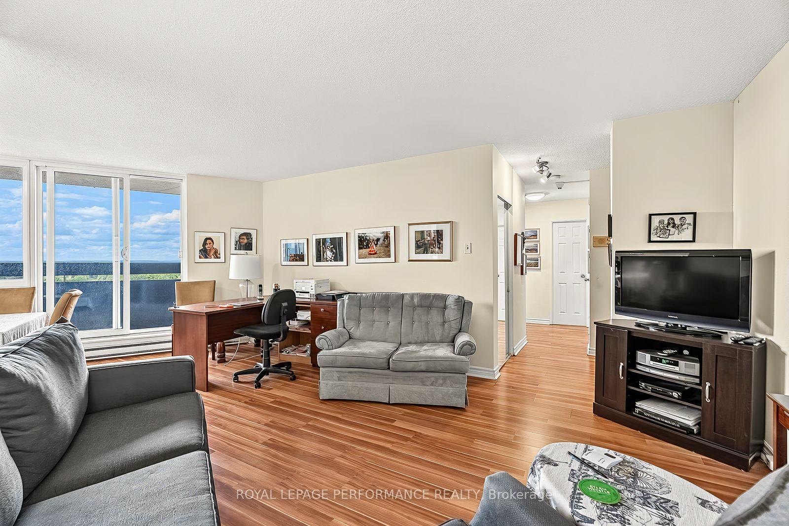 Photo 14 of Unit 1406, 2000 Jasmine Crescent, Ottawa, Beacon Hill South — HOMEH