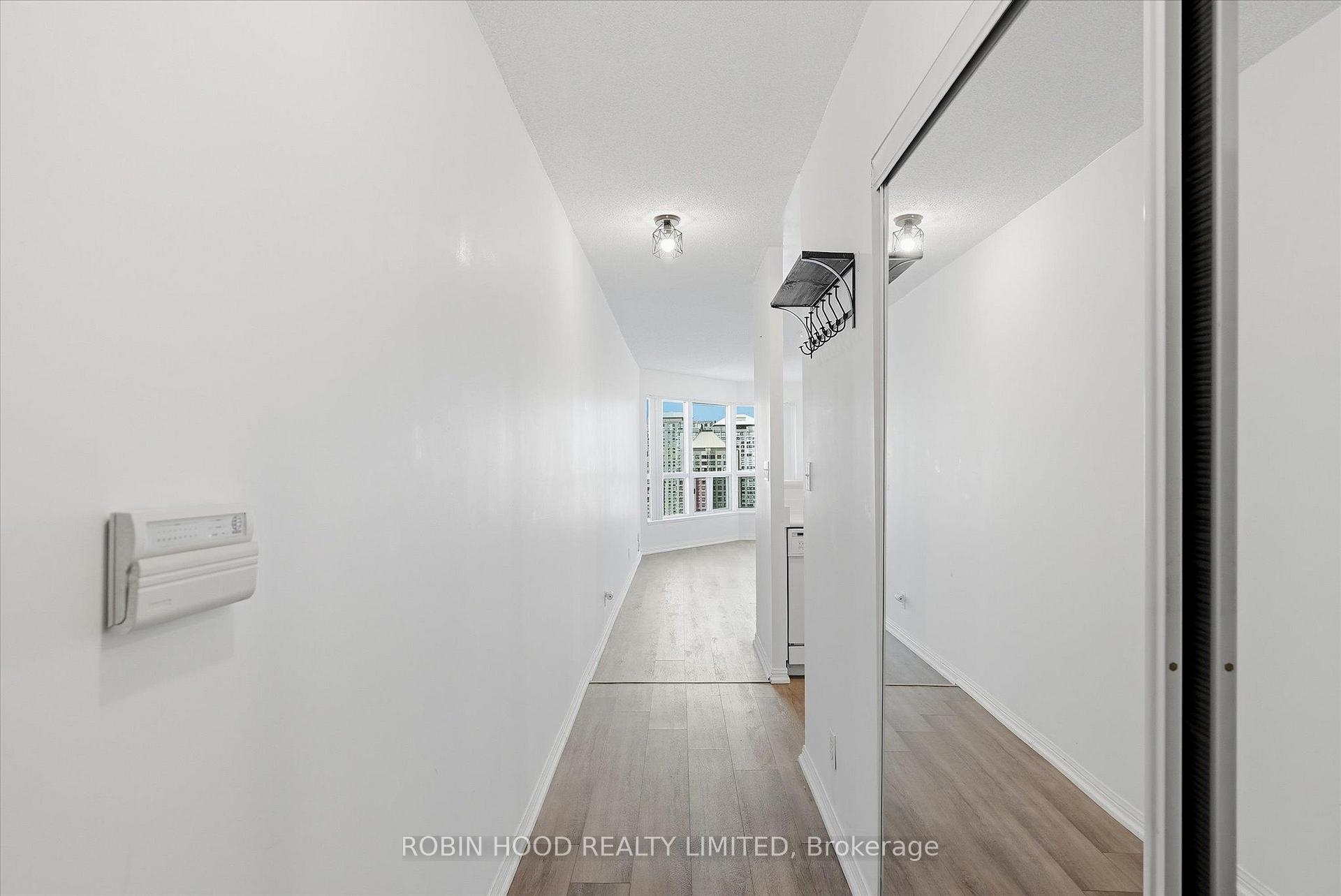 Photo 3 of Unit PH109, 11 Lee Centre Drive, Scarborough, Bendale — HOMEH