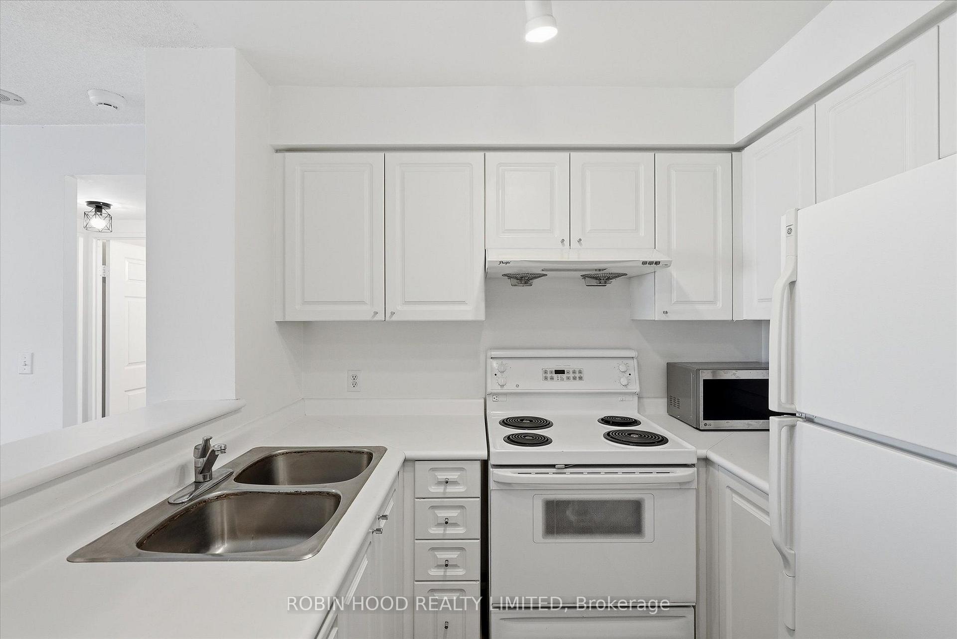 Photo 6 of Unit PH109, 11 Lee Centre Drive, Scarborough, Bendale — HOMEH