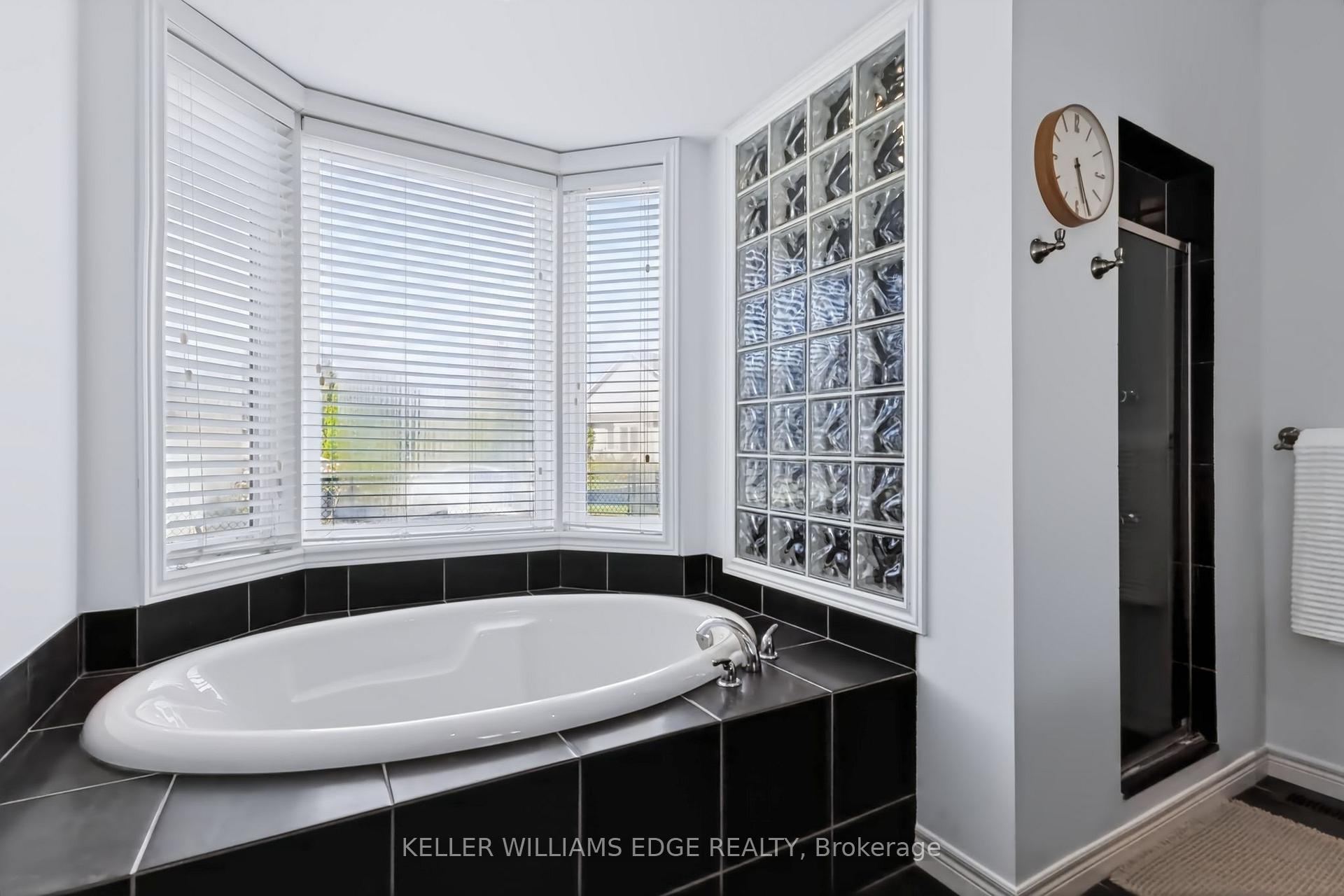 Photo 18 of 55 Karendale Court, Hamilton, Freelton — HOMEH