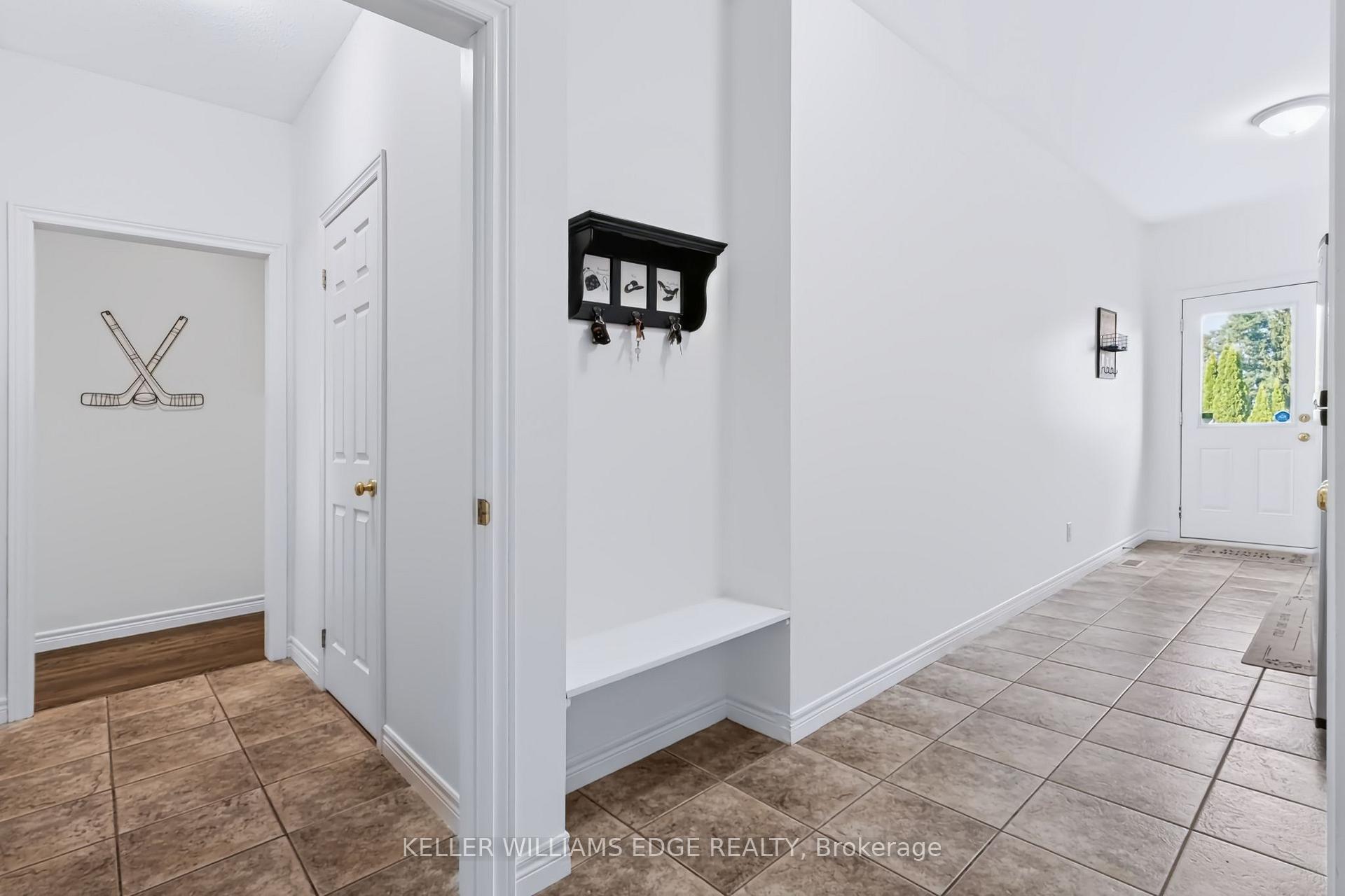 Photo 25 of 55 Karendale Court, Hamilton, Freelton — HOMEH