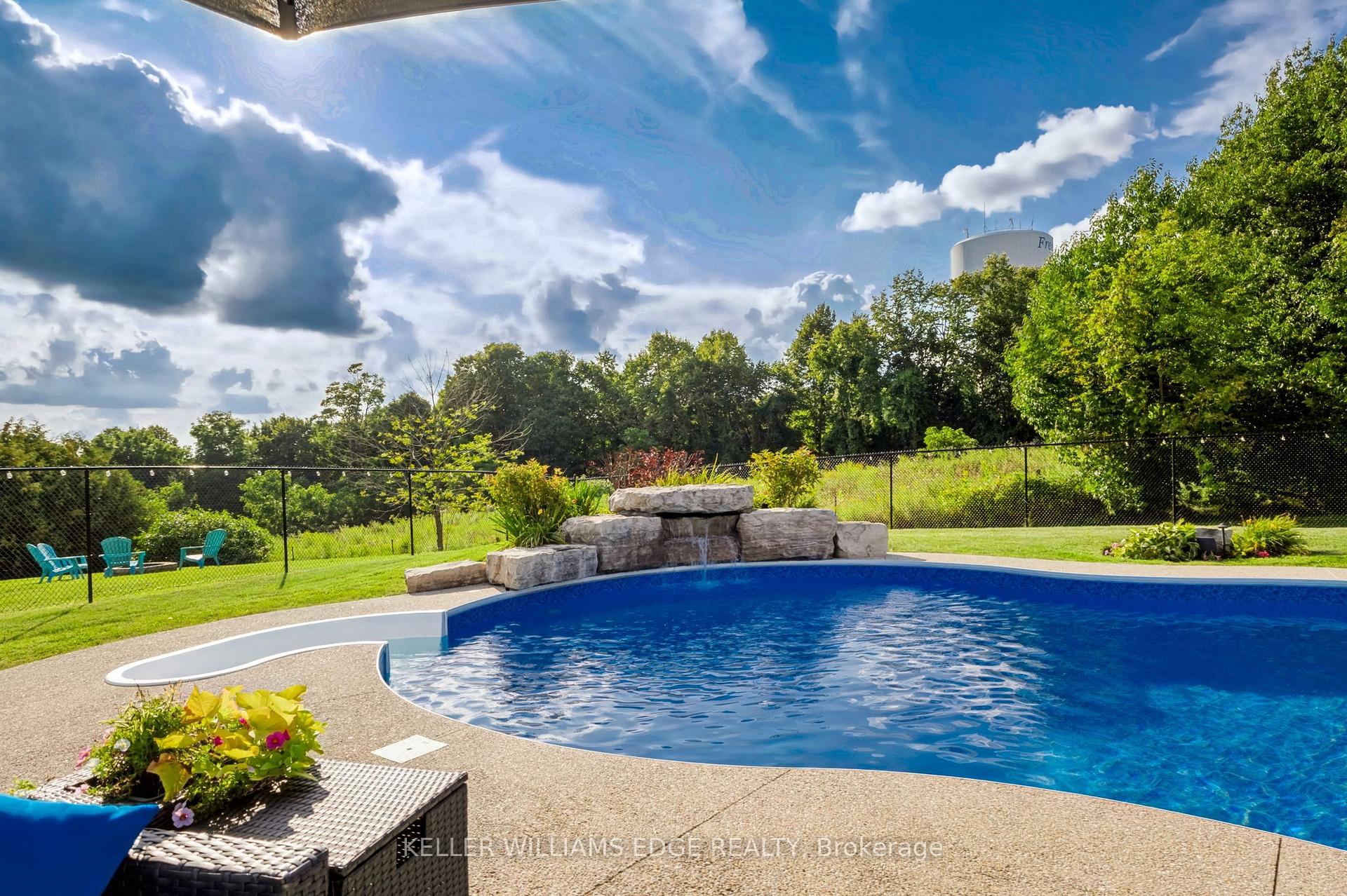 Photo 35 of 55 Karendale Court, Hamilton, Freelton — HOMEH