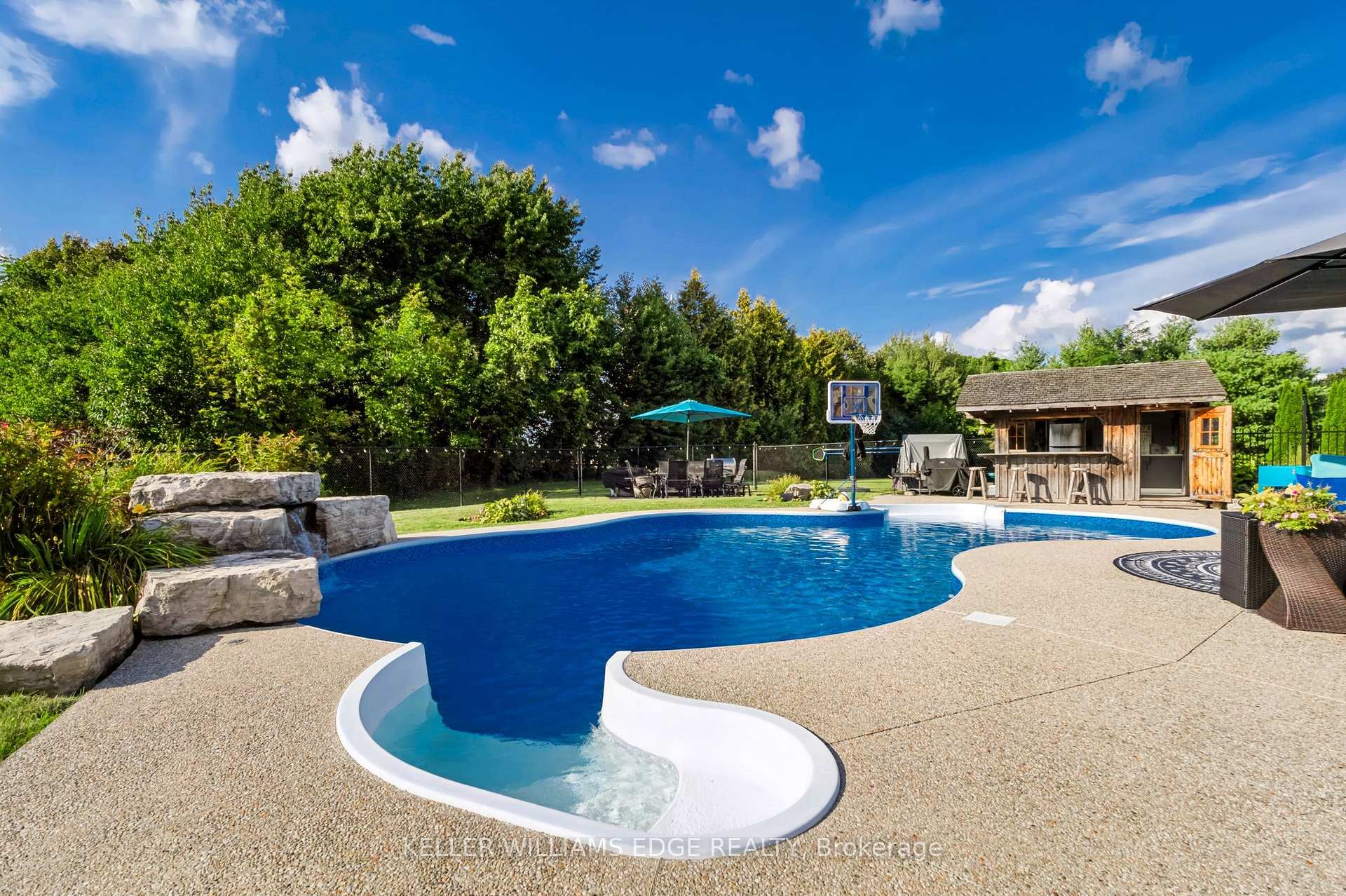 Photo 36 of 55 Karendale Court, Hamilton, Freelton — HOMEH