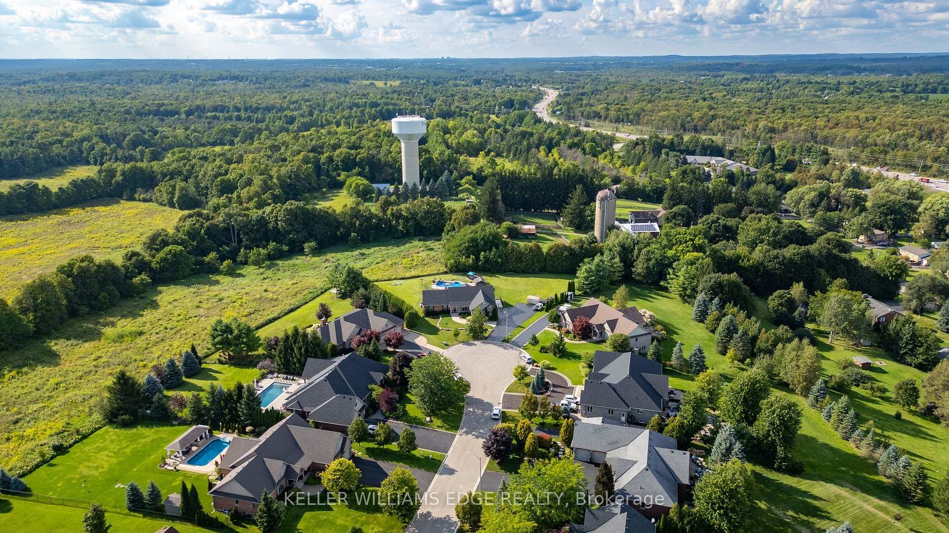 Photo 40 of 55 Karendale Court, Hamilton, Freelton — HOMEH