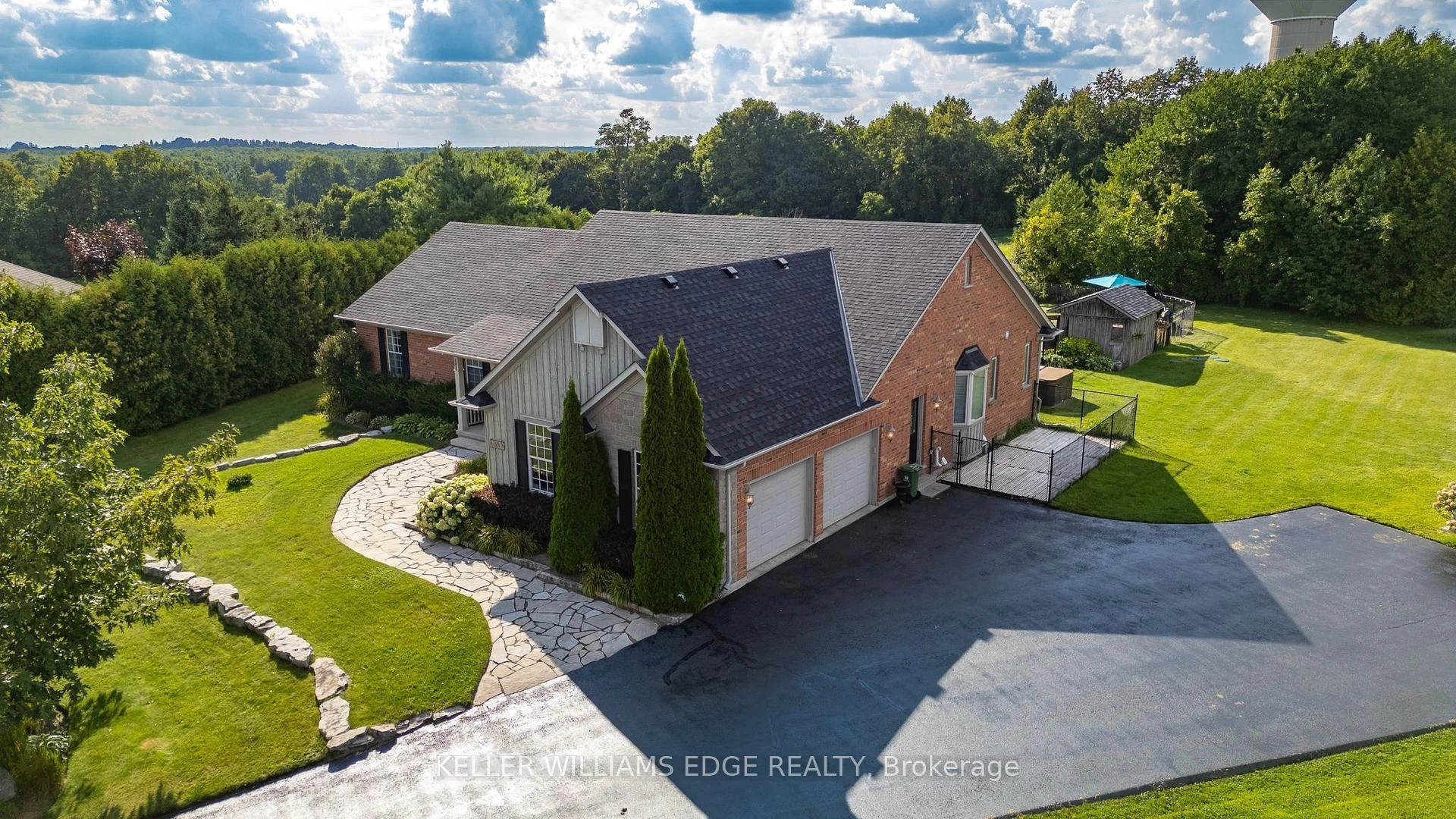 Photo 3 of 55 Karendale Court, Hamilton, Freelton — HOMEH