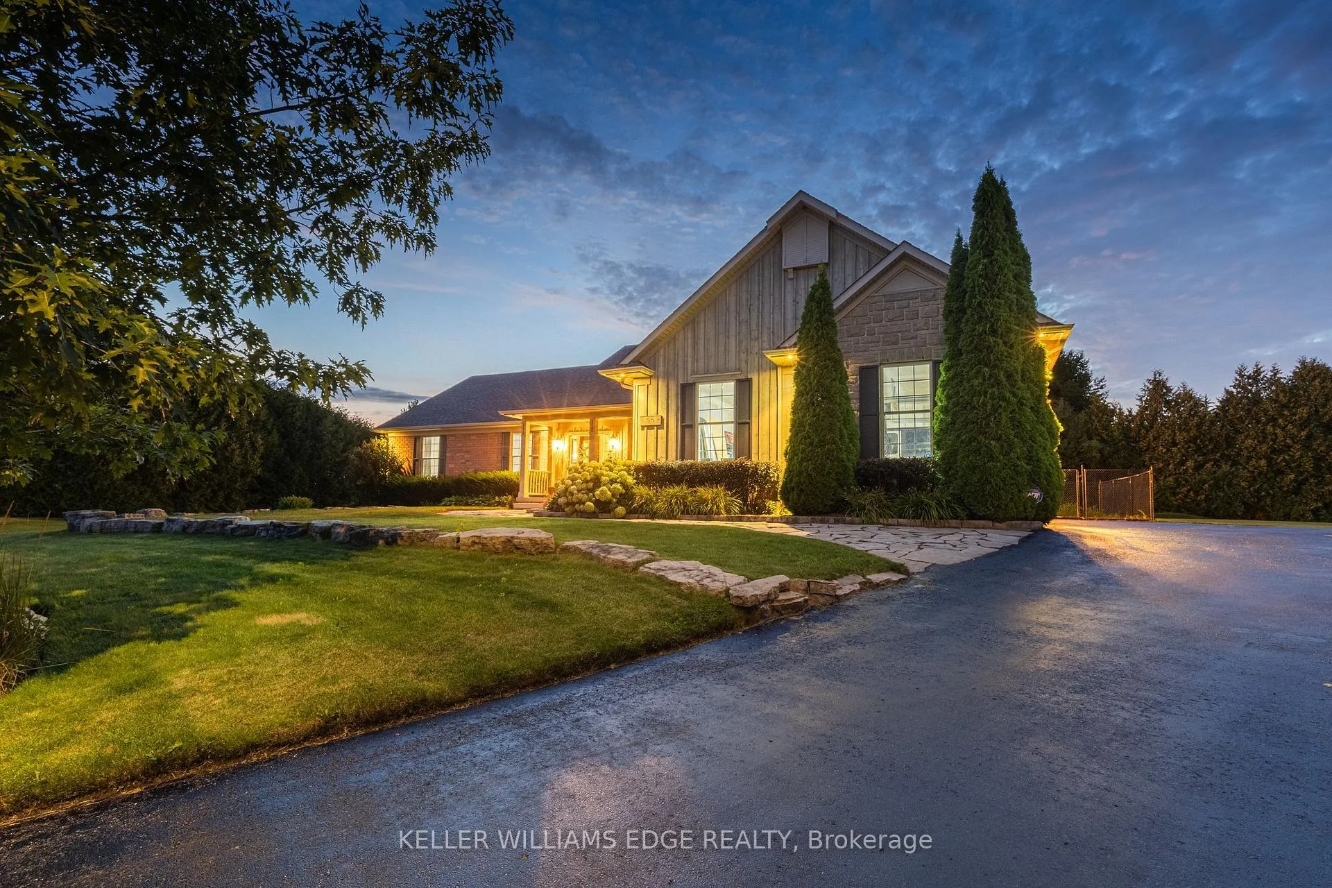 Photo 53 of 55 Karendale Court, Hamilton, Freelton — HOMEH