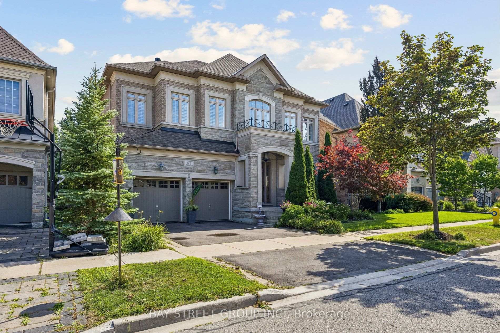 Photo 2 of 39 Harley Drive, Vaughan, Vellore Village — HOMEH