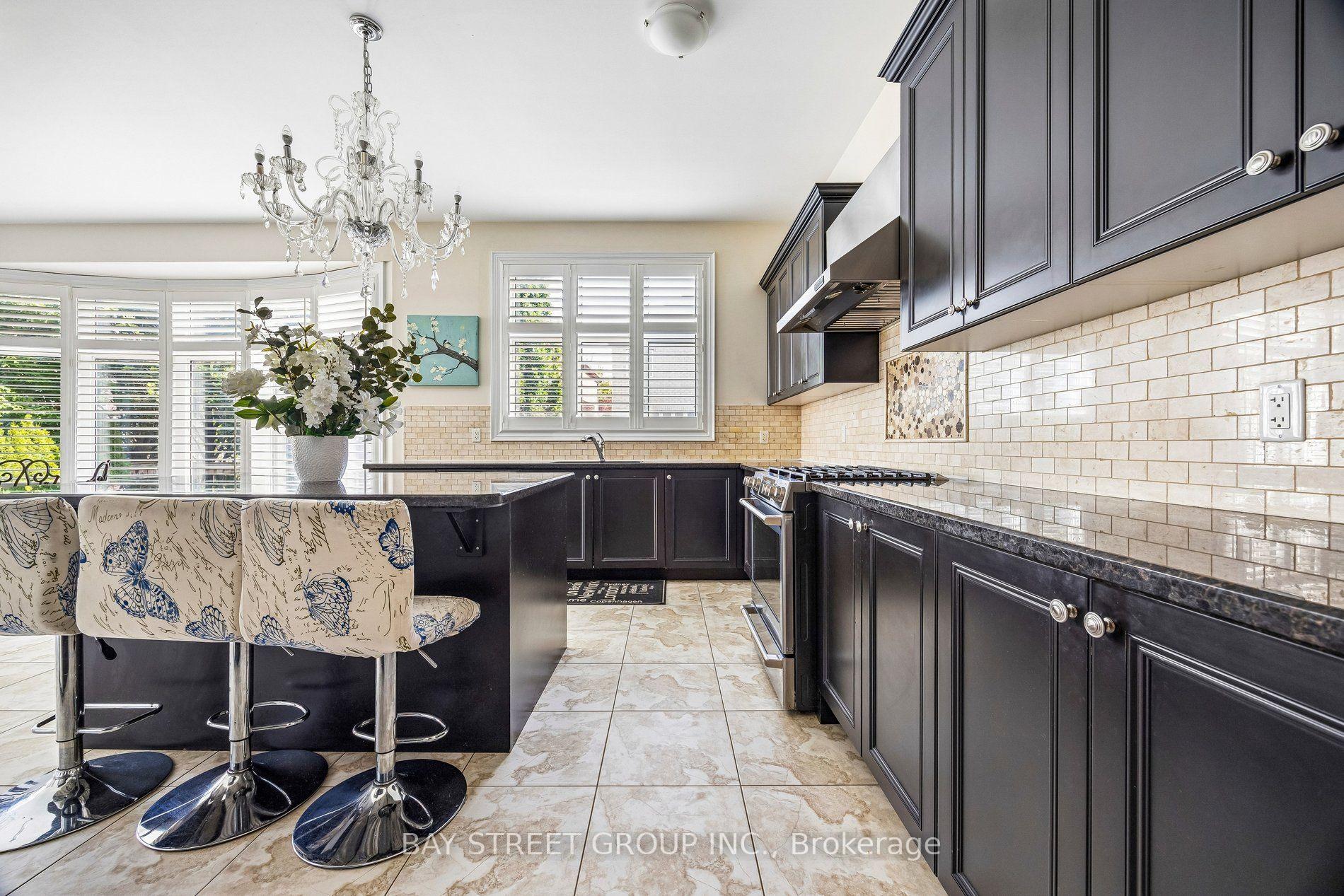 Photo 15 of 39 Harley Drive, Vaughan, Vellore Village — HOMEH