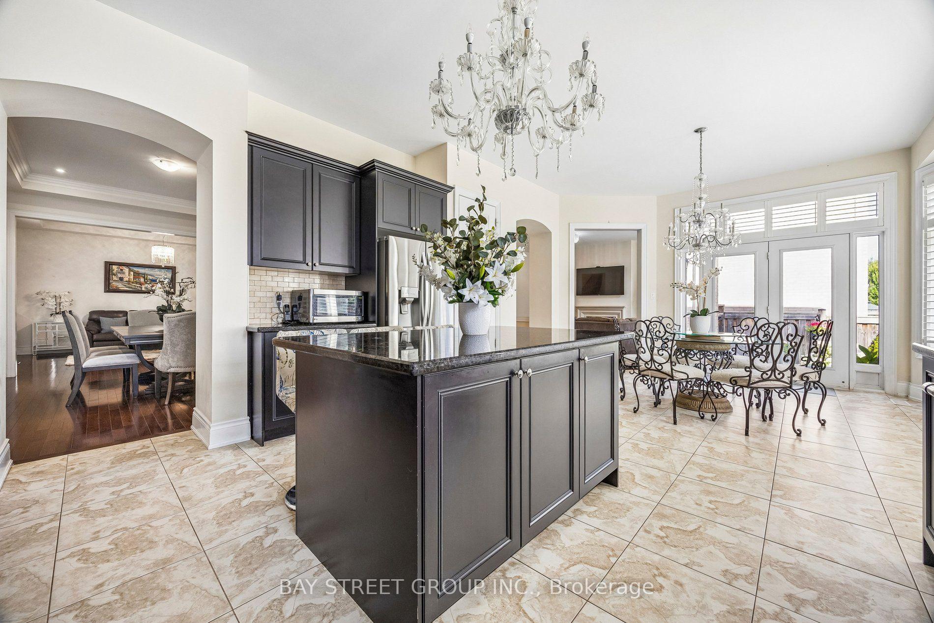 Photo 16 of 39 Harley Drive, Vaughan, Vellore Village — HOMEH