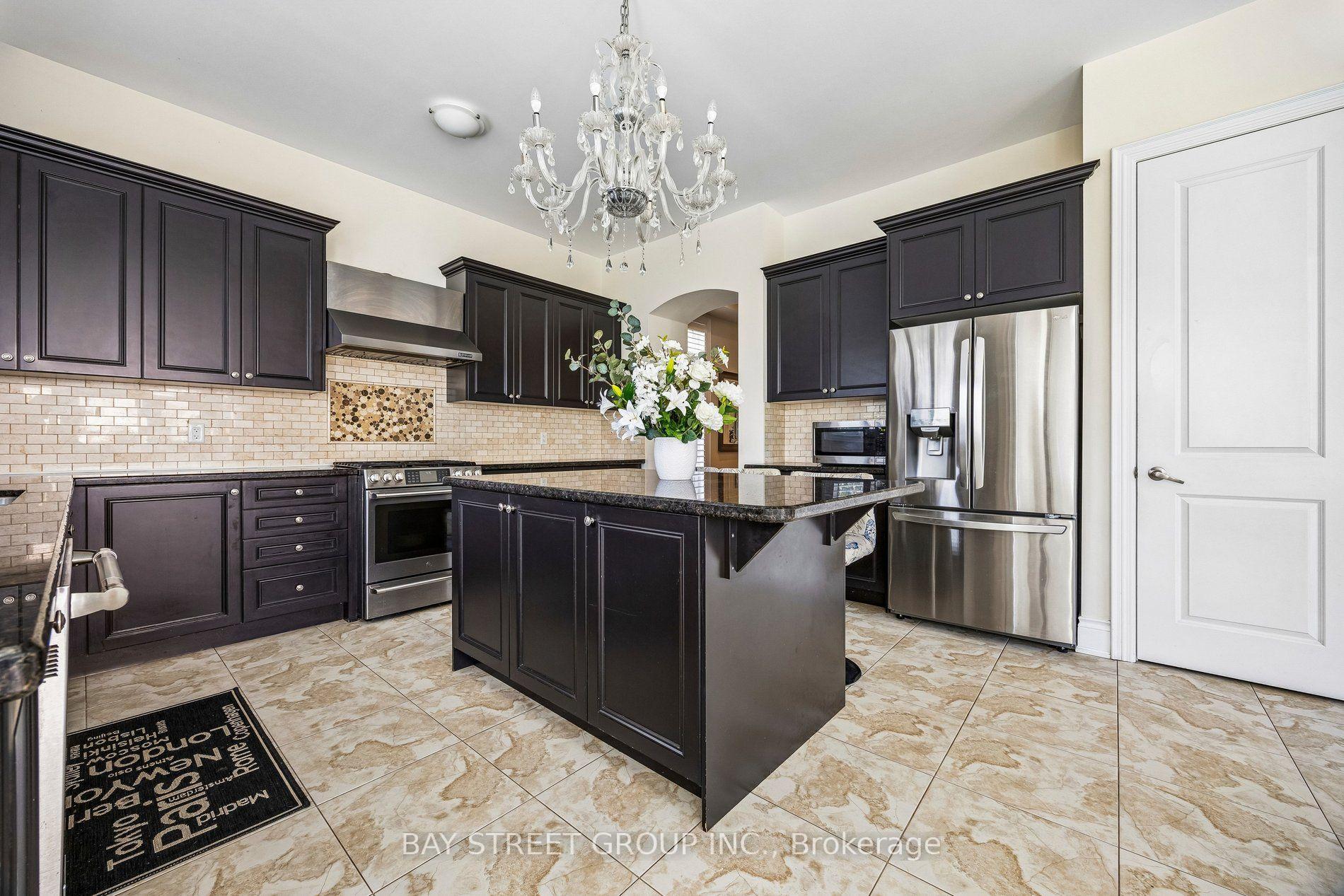 Photo 18 of 39 Harley Drive, Vaughan, Vellore Village — HOMEH