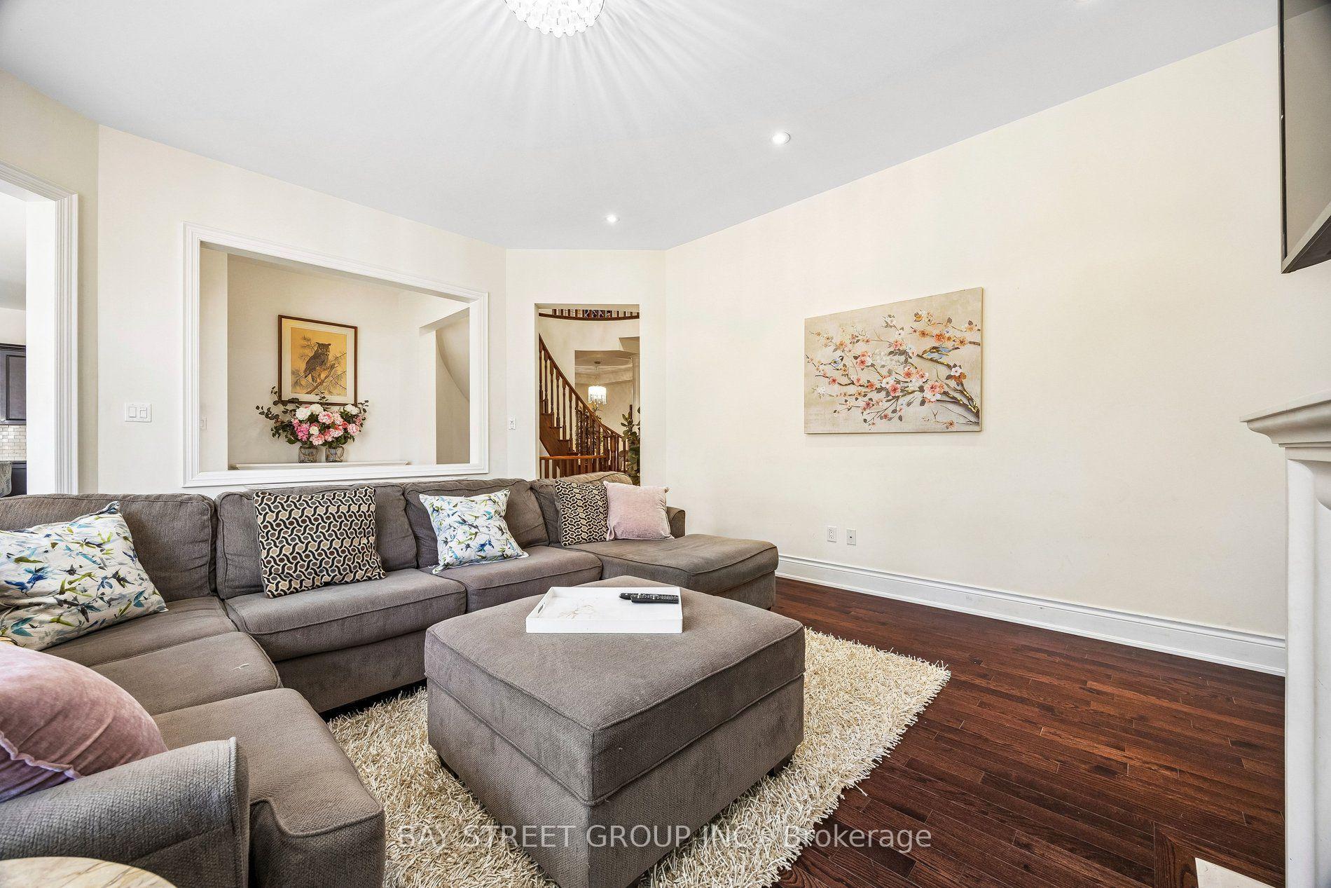 Photo 24 of 39 Harley Drive, Vaughan, Vellore Village — HOMEH