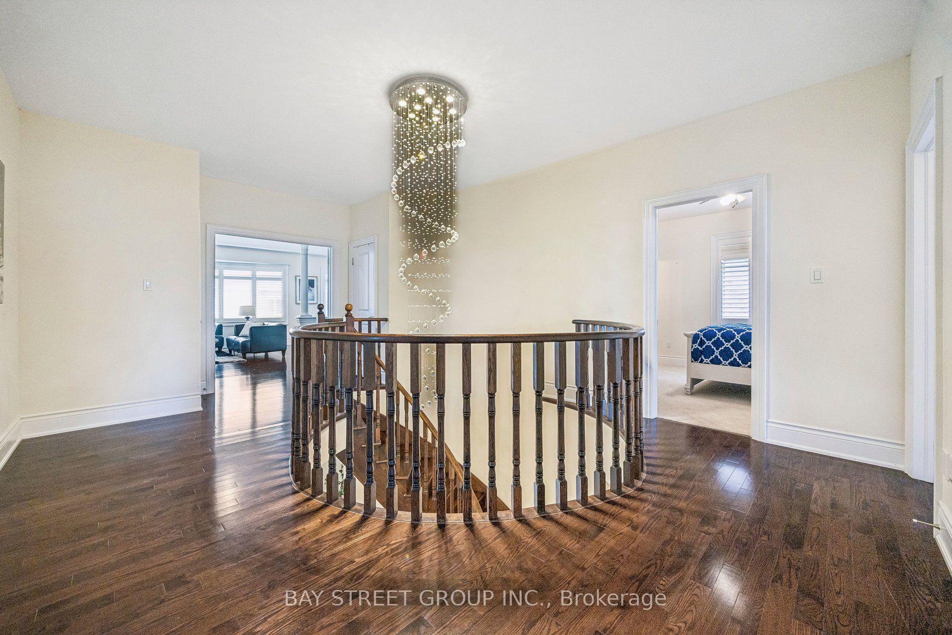 Photo 29 of 39 Harley Drive, Vaughan, Vellore Village — HOMEH