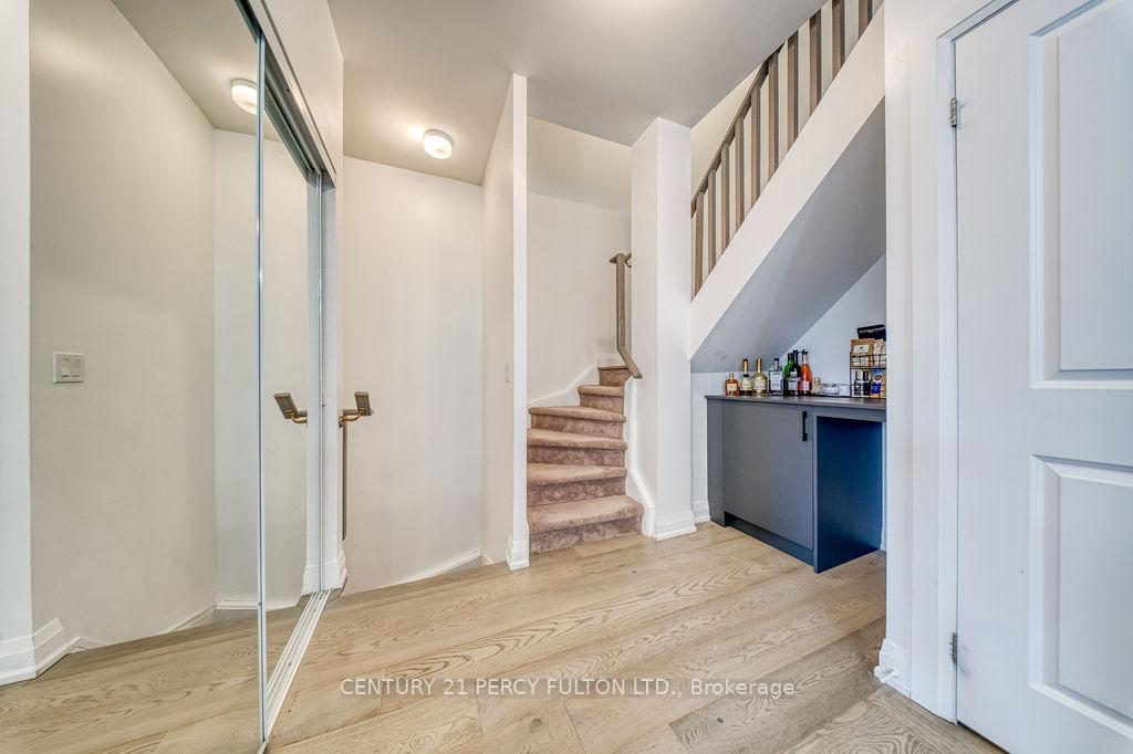 Photo 3 of Unit D-803, 5289 Highway 7, Vaughan, Vaughan Grove — HOMEH