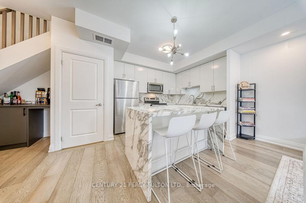 Photo 6 of Unit D-803, 5289 Highway 7, Vaughan, Vaughan Grove — HOMEH