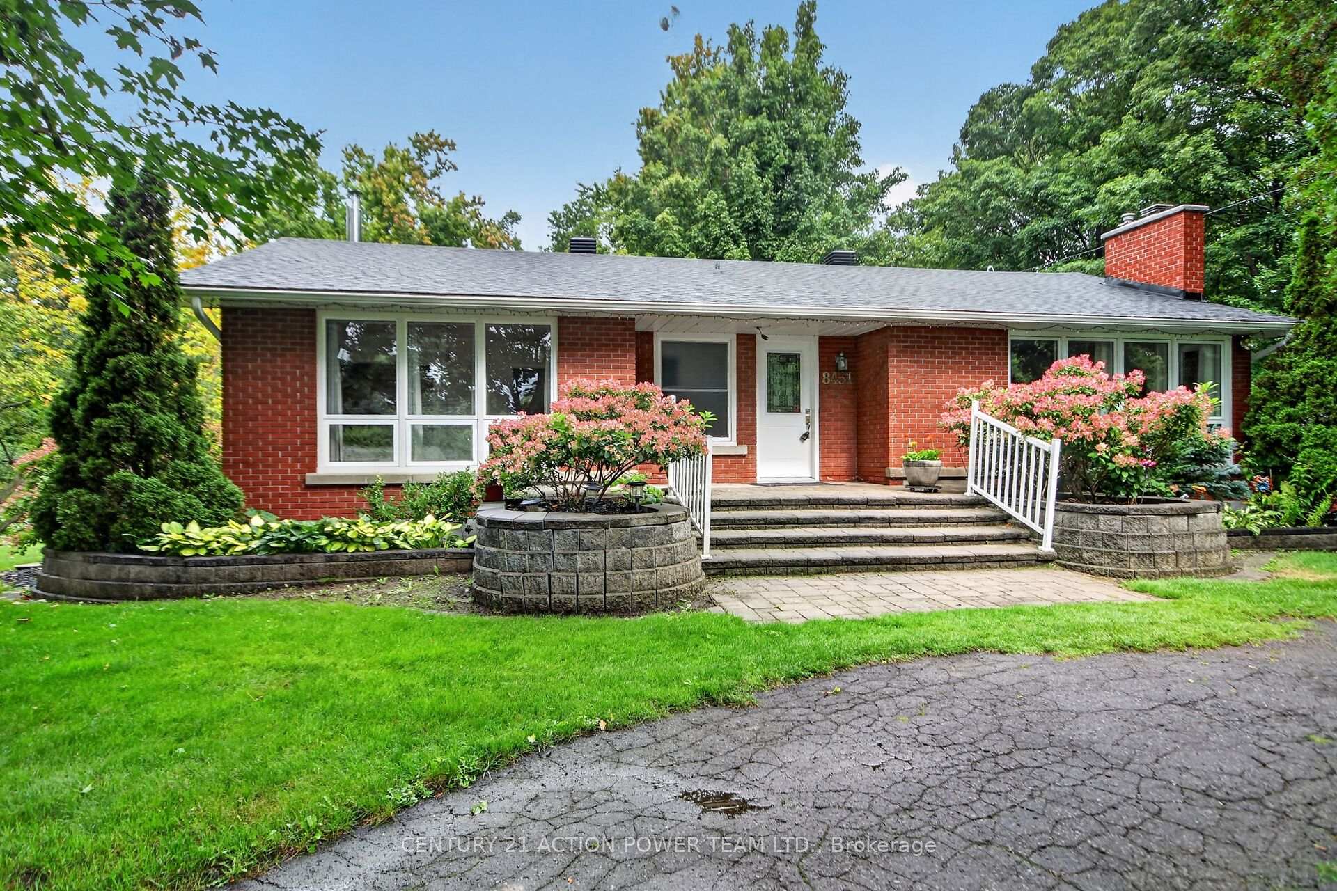 Front of 8431 Victoria Street