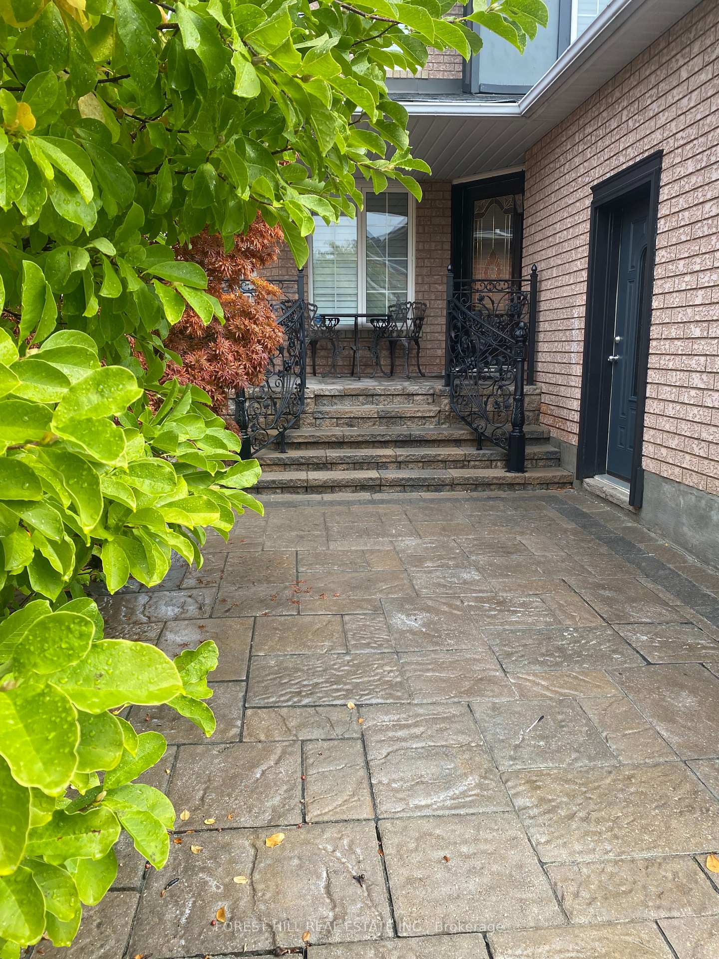 Photo of Unit bsmt, 5663 Whitehorn Avenue