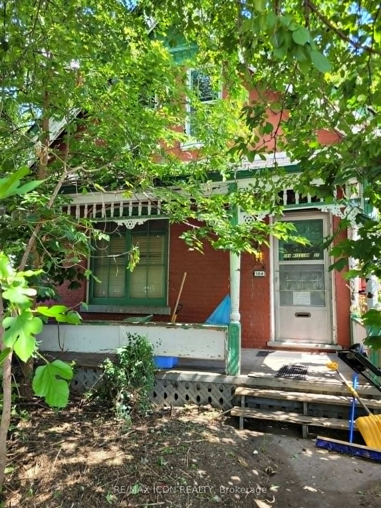 Photo 1 of 184 William Street, London, East K — HOMEH