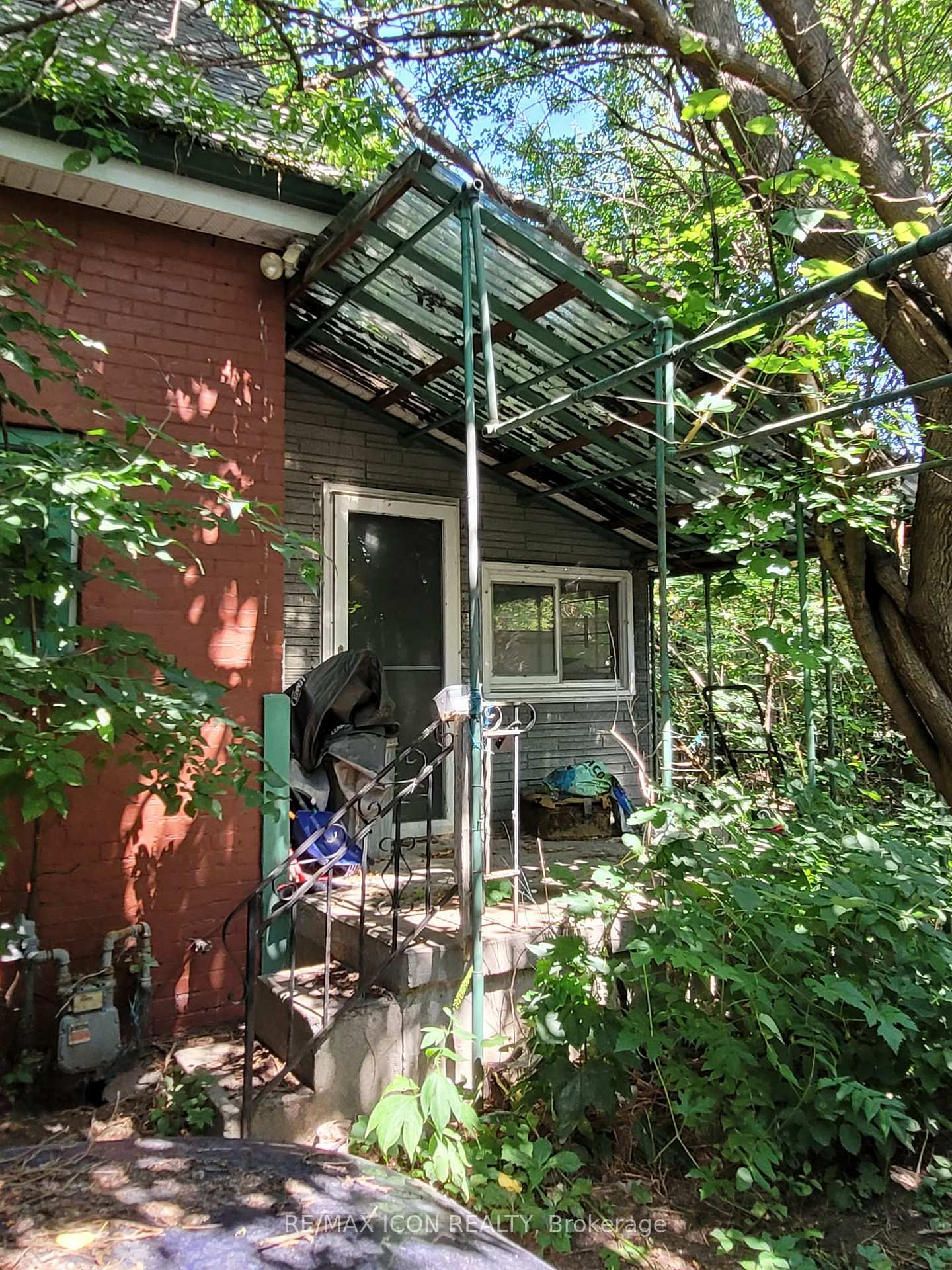 Photo 11 of 184 William Street, London, East K — HOMEH