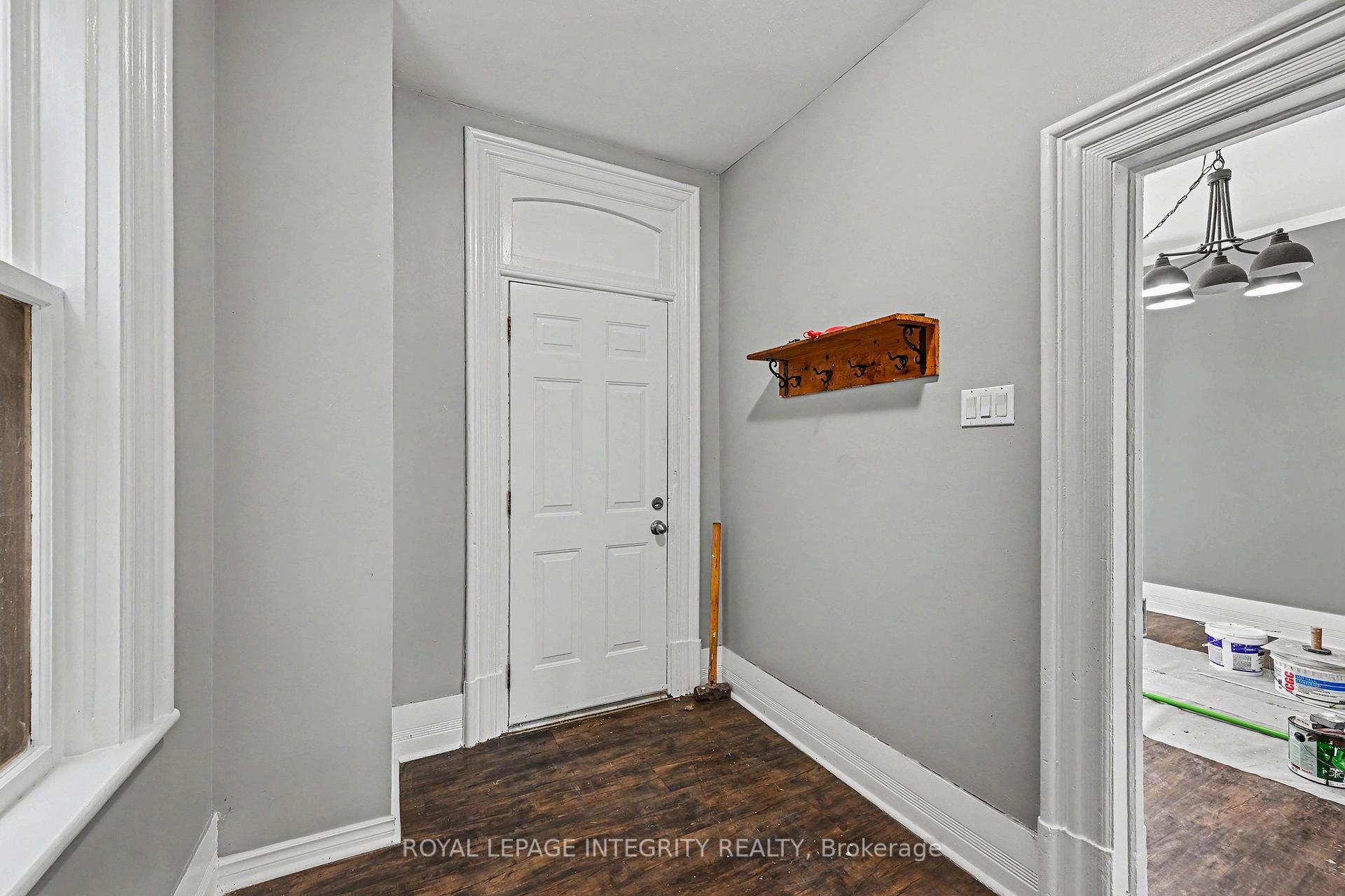 Photo 3 of 42 Elmsley Street S, Smiths Falls, Smiths Falls — HOMEH
