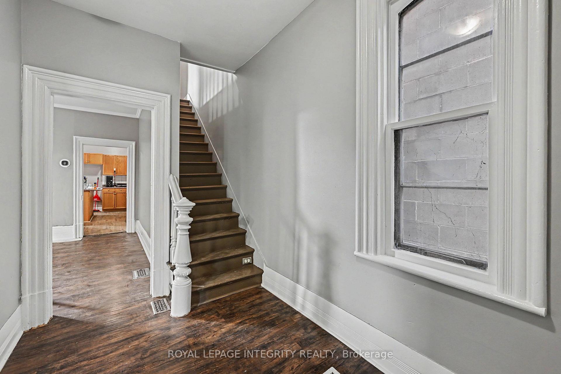Photo 4 of 42 Elmsley Street S, Smiths Falls, Smiths Falls — HOMEH