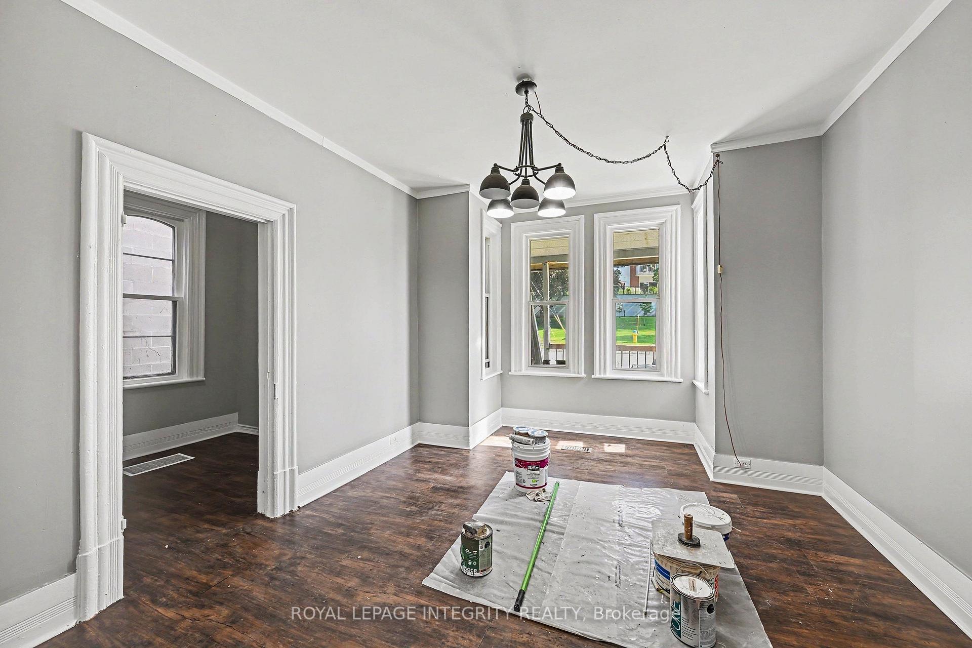 Photo 5 of 42 Elmsley Street S, Smiths Falls, Smiths Falls — HOMEH