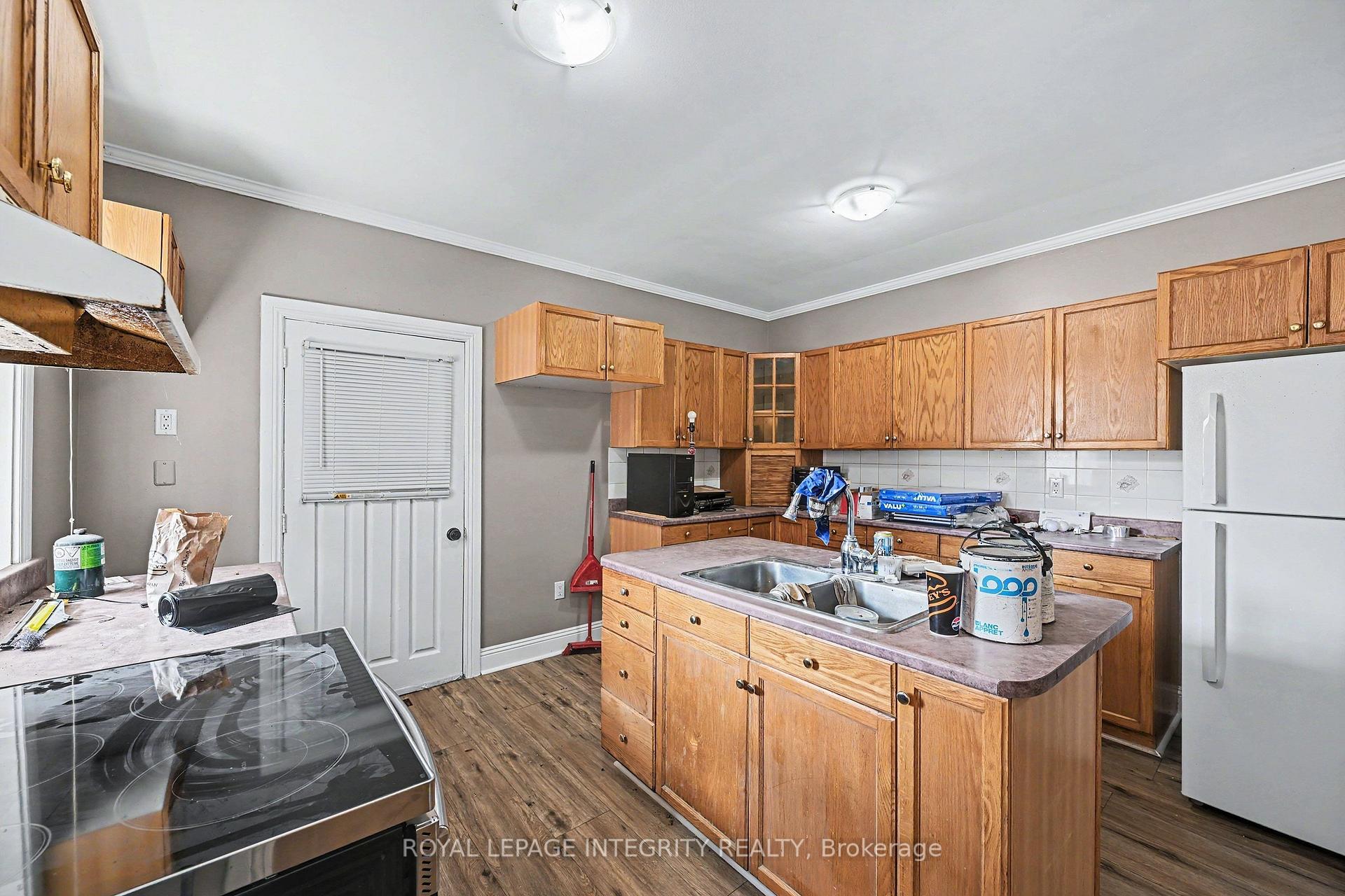 Photo 11 of 42 Elmsley Street S, Smiths Falls, Smiths Falls — HOMEH