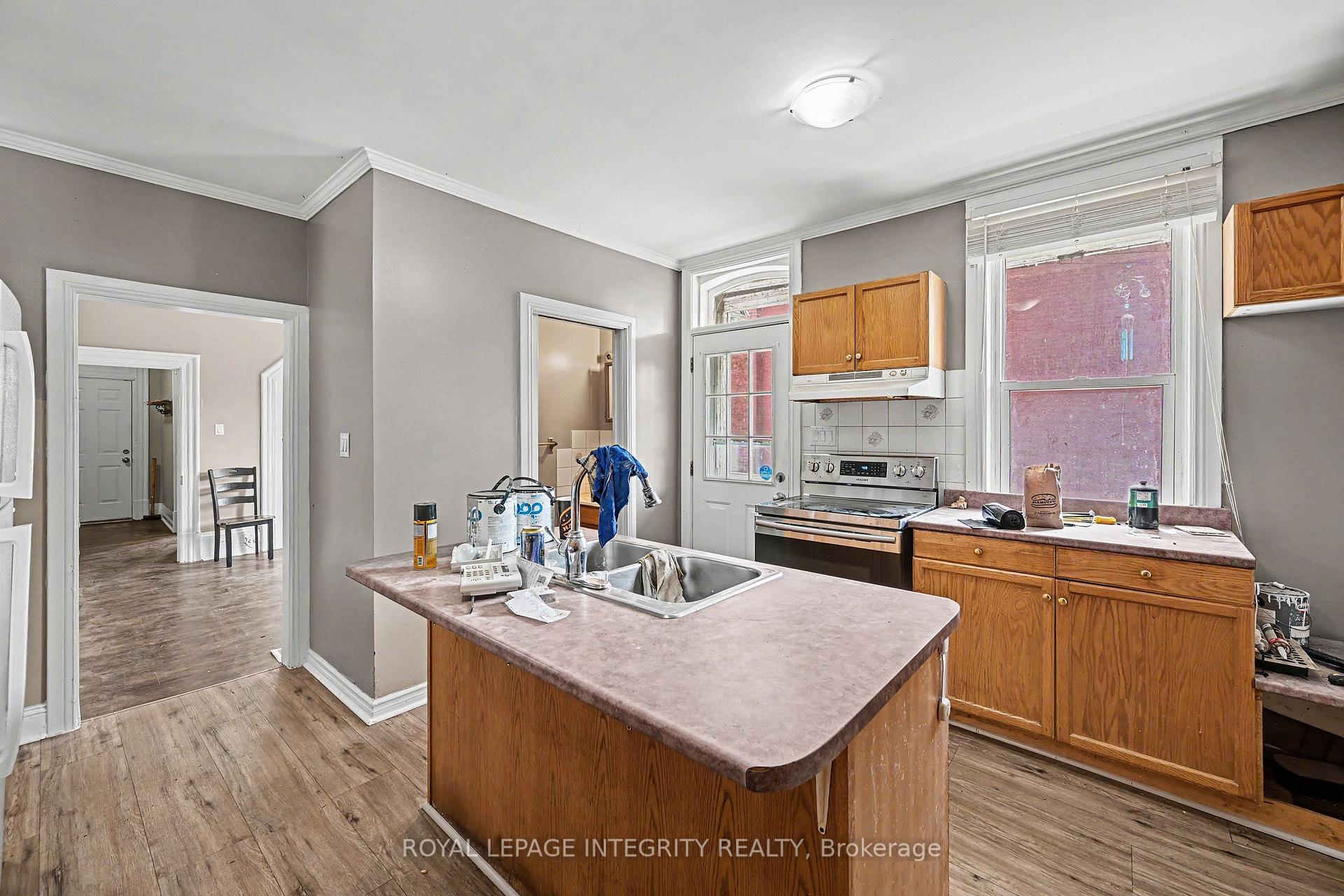 Photo 13 of 42 Elmsley Street S, Smiths Falls, Smiths Falls — HOMEH