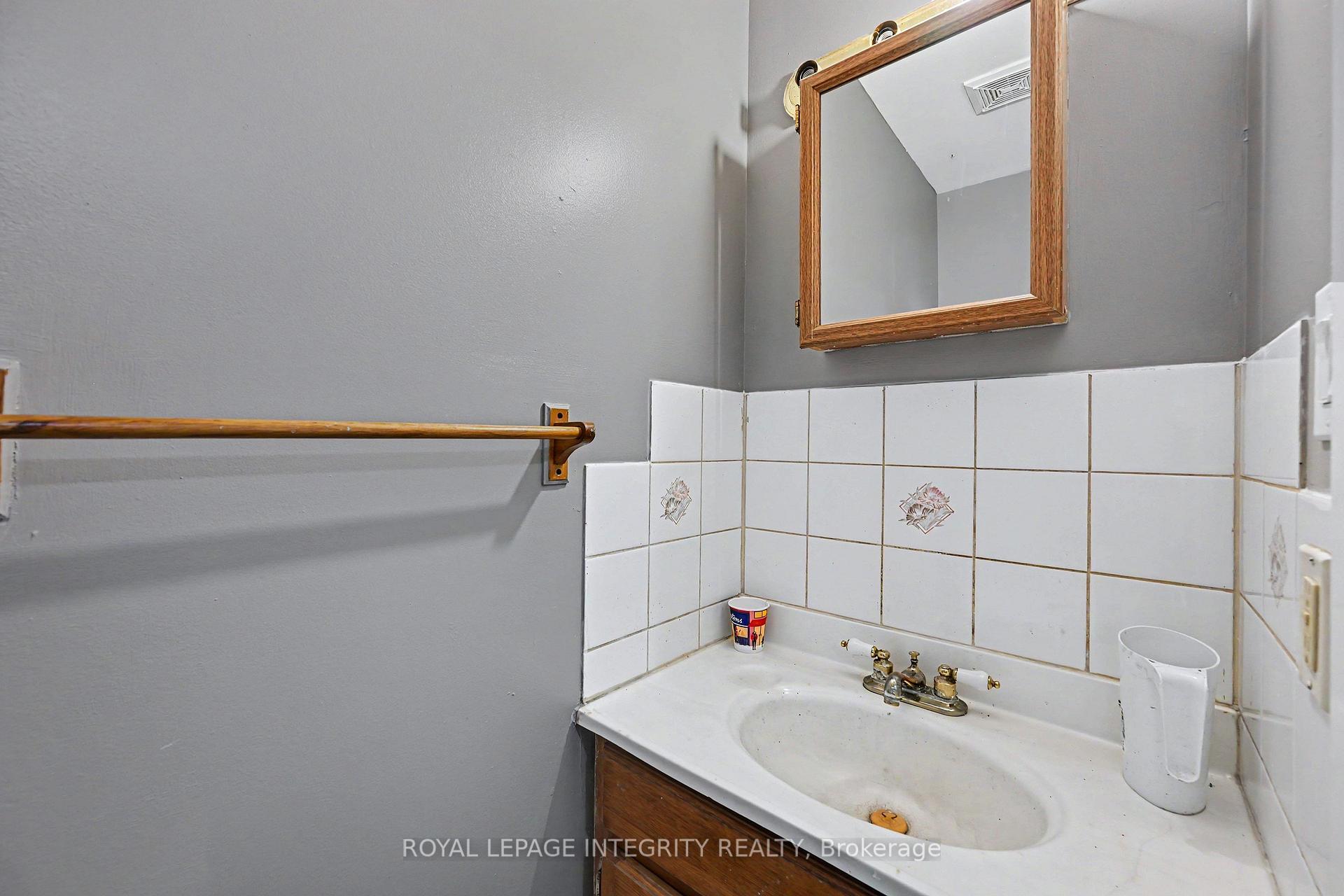 Photo 16 of 42 Elmsley Street S, Smiths Falls, Smiths Falls — HOMEH