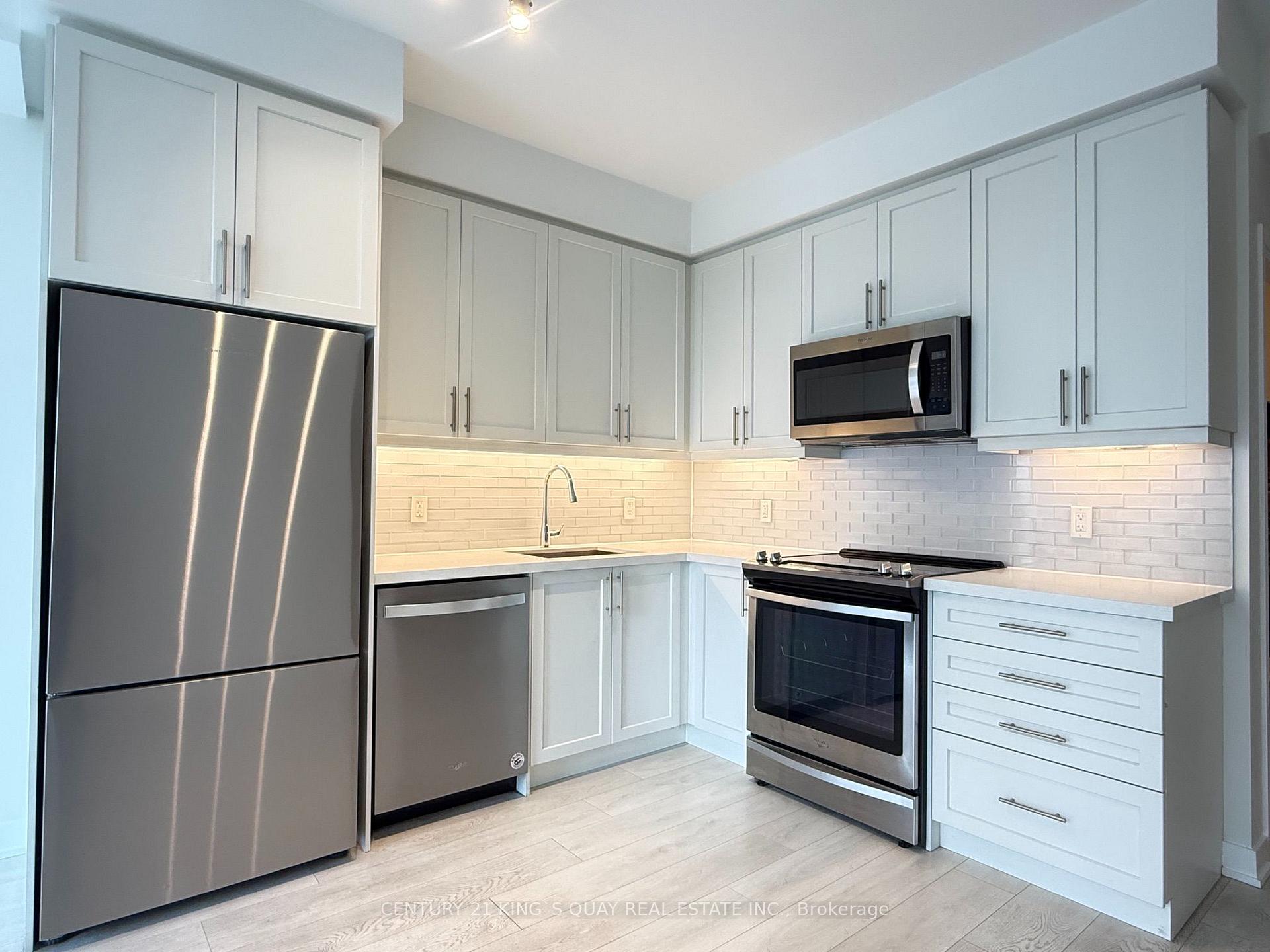 Photo 3 of Unit 704, 85 Oneida Crescent, Richmond Hill, Langstaff — HOMEH