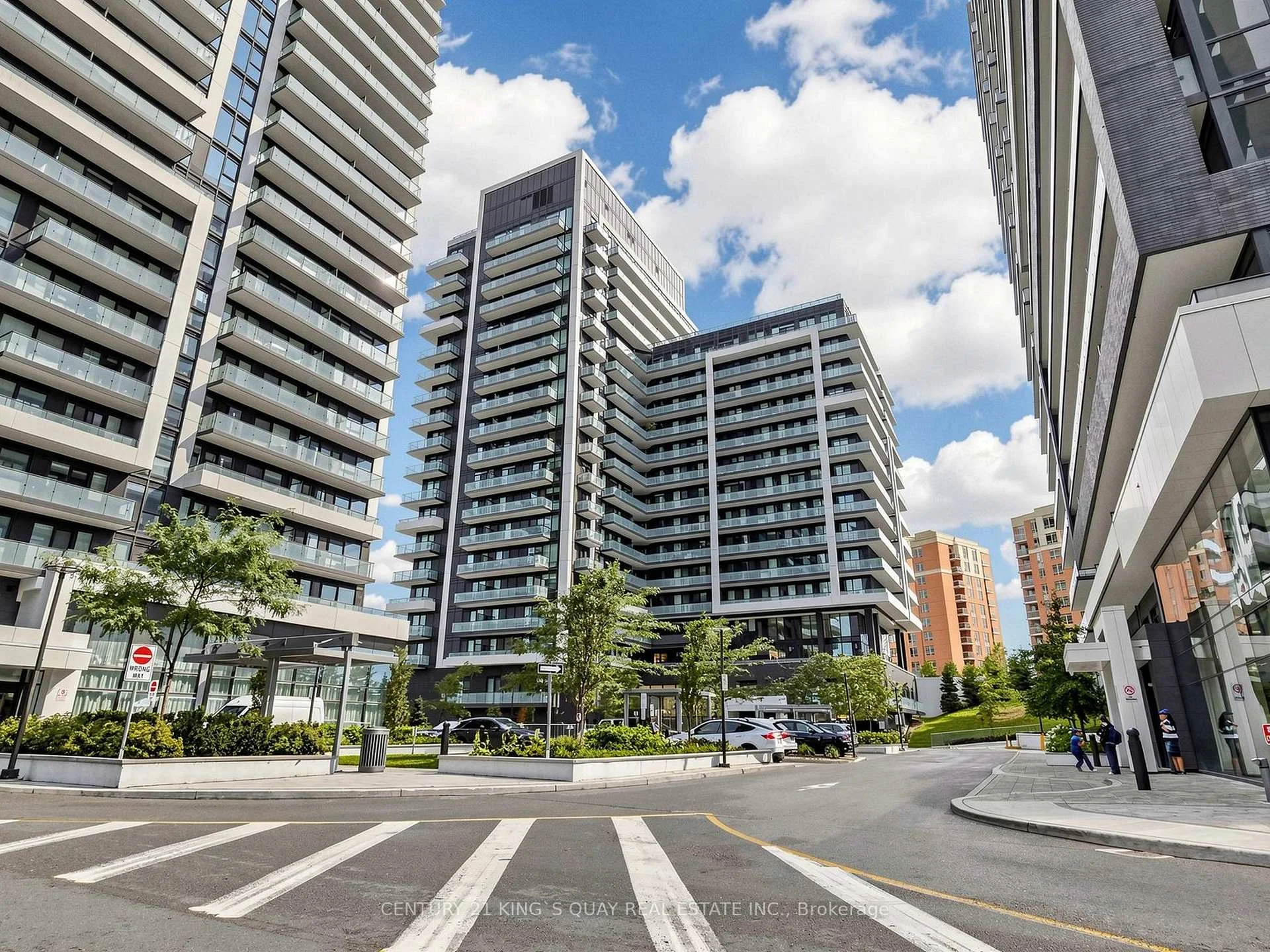 Photo 1 of Unit 704, 85 Oneida Crescent, Richmond Hill, Langstaff — HOMEH